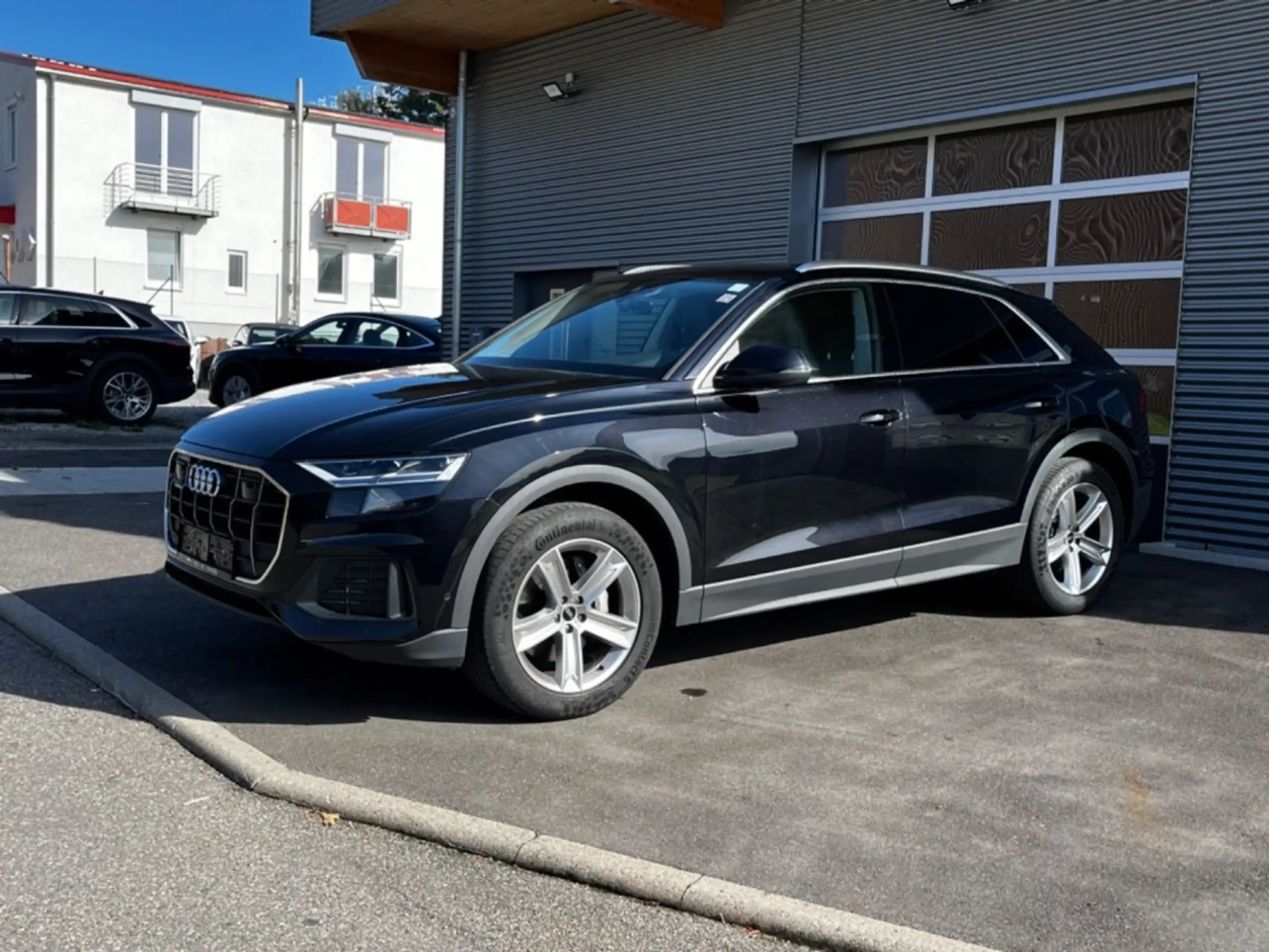 Audi - Q8