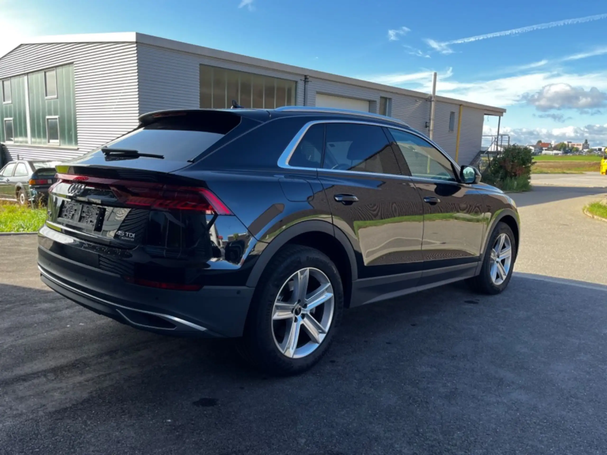 Audi - Q8