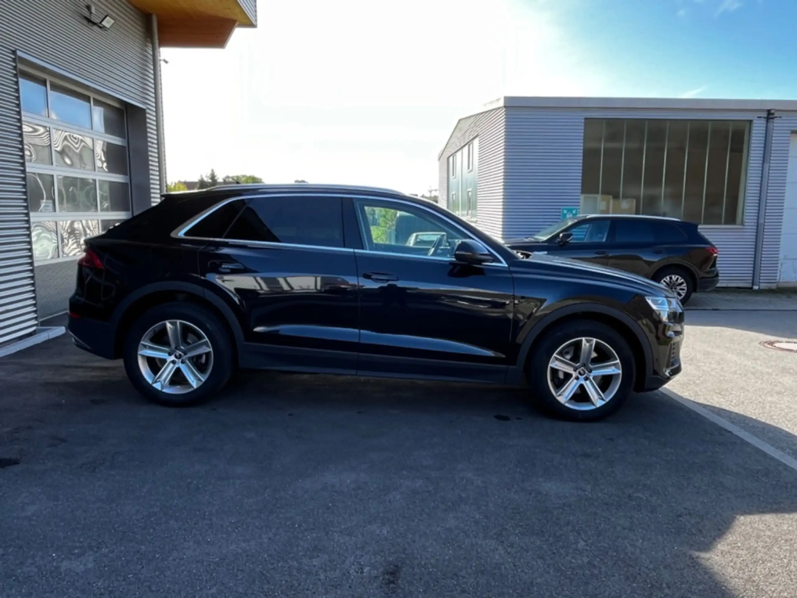 Audi - Q8