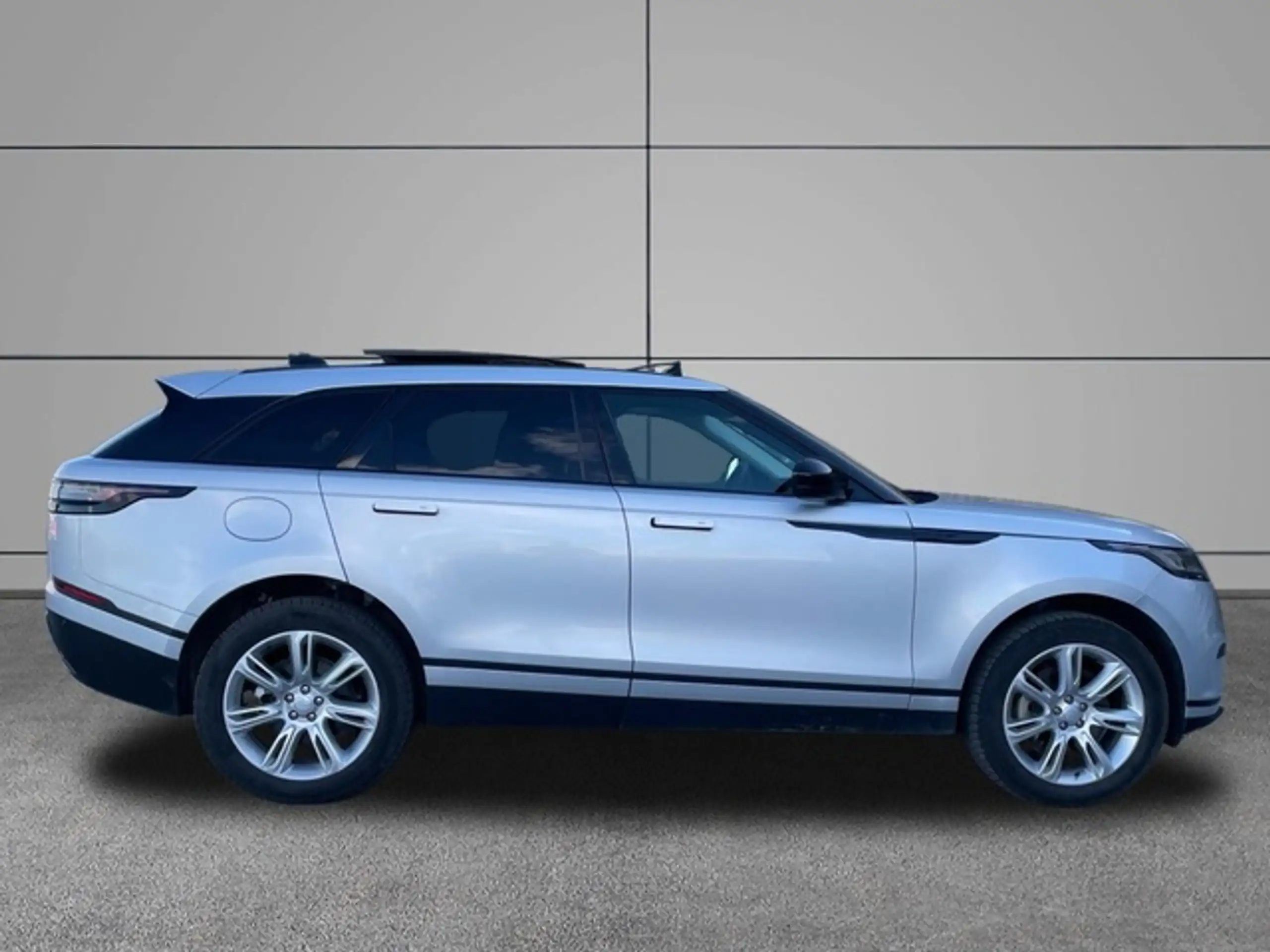 Land Rover - Range Rover Velar