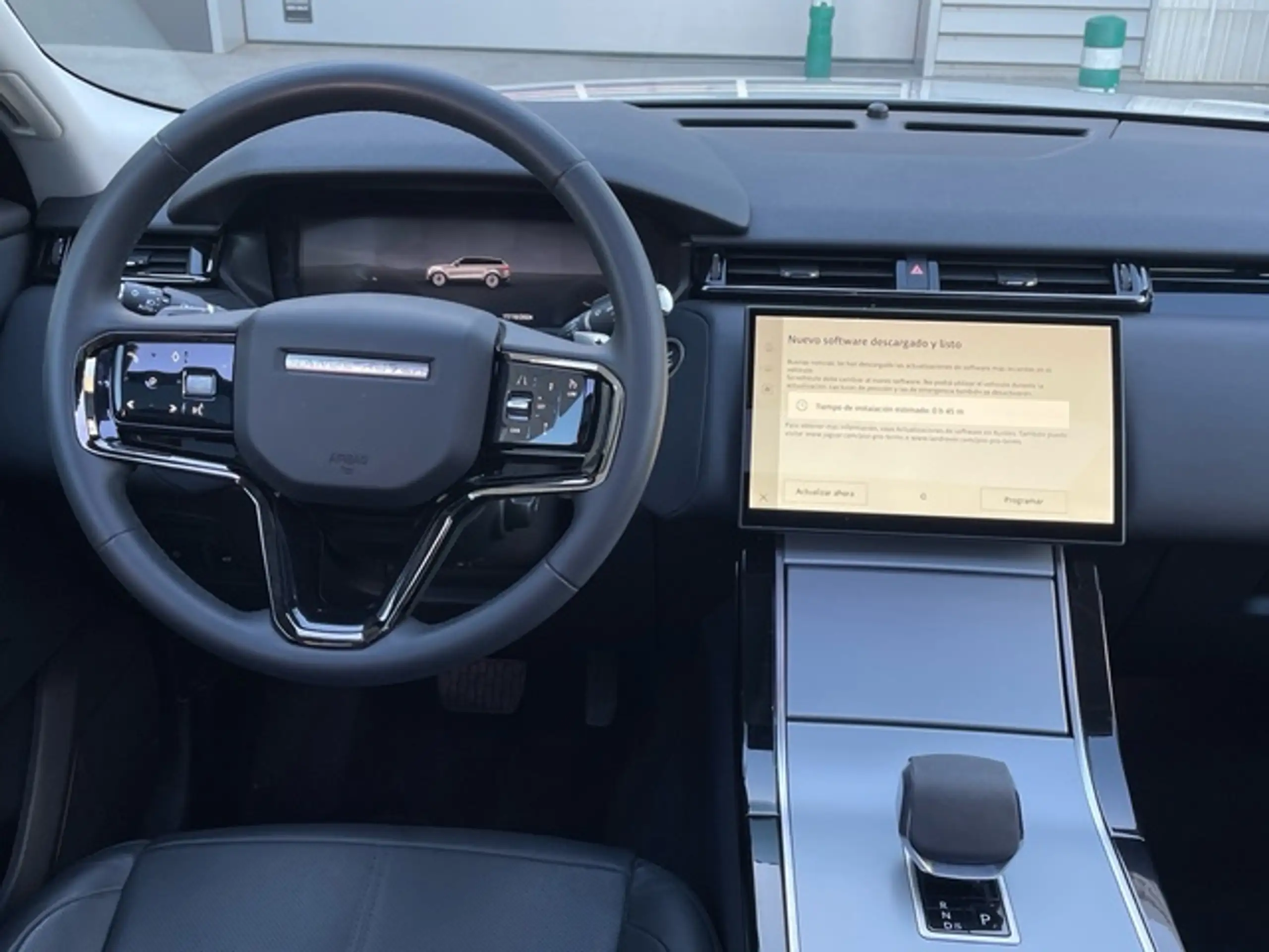 Land Rover - Range Rover Velar