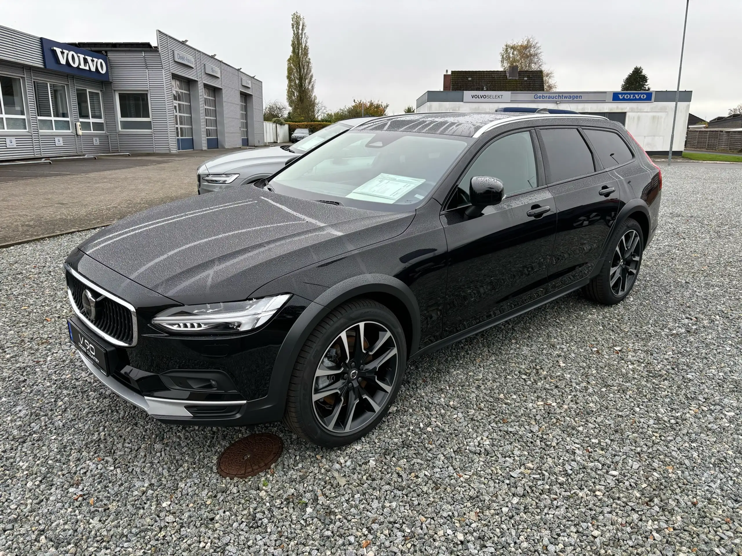 Volvo - V90 Cross Country