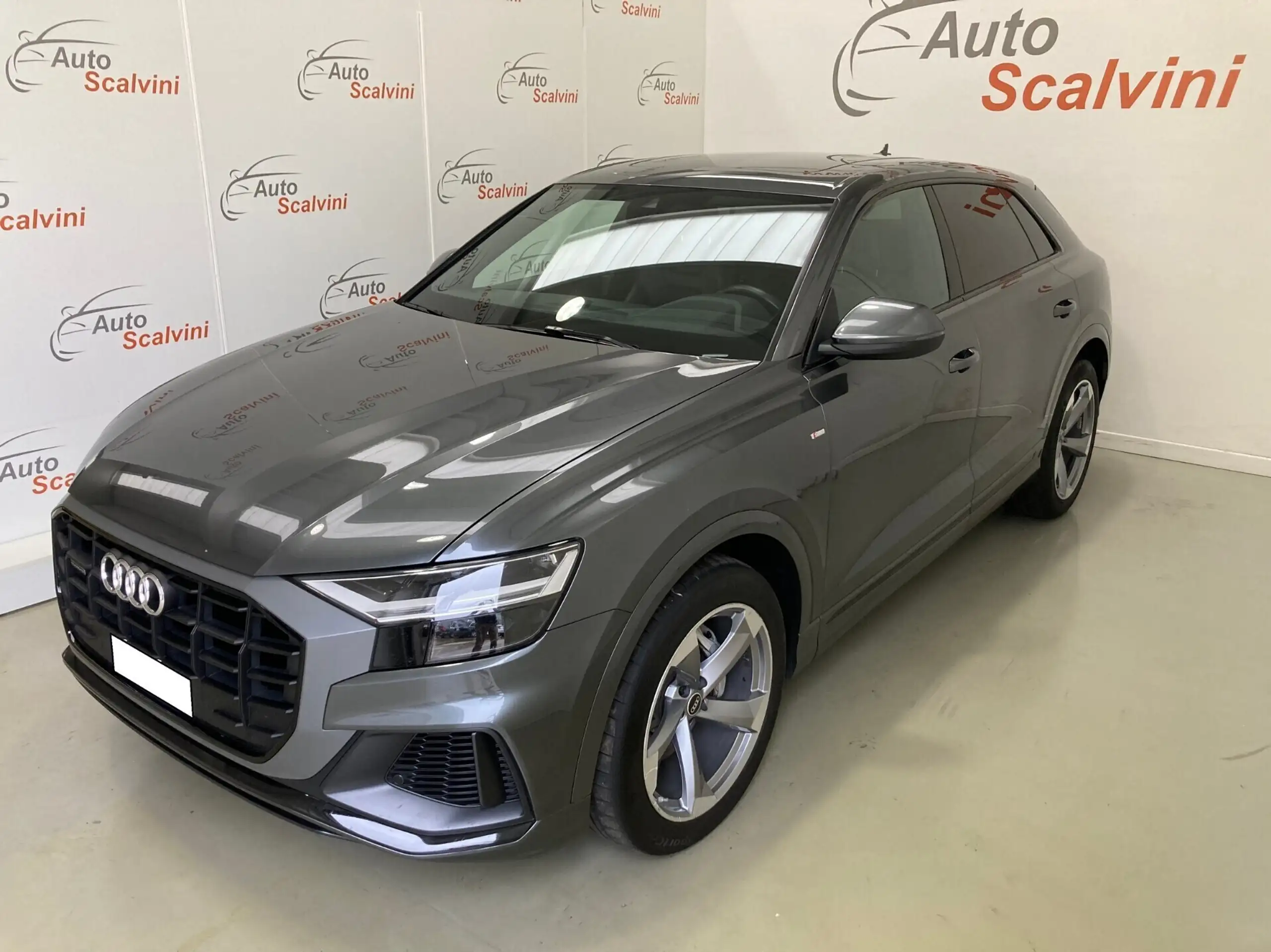 Audi - Q8