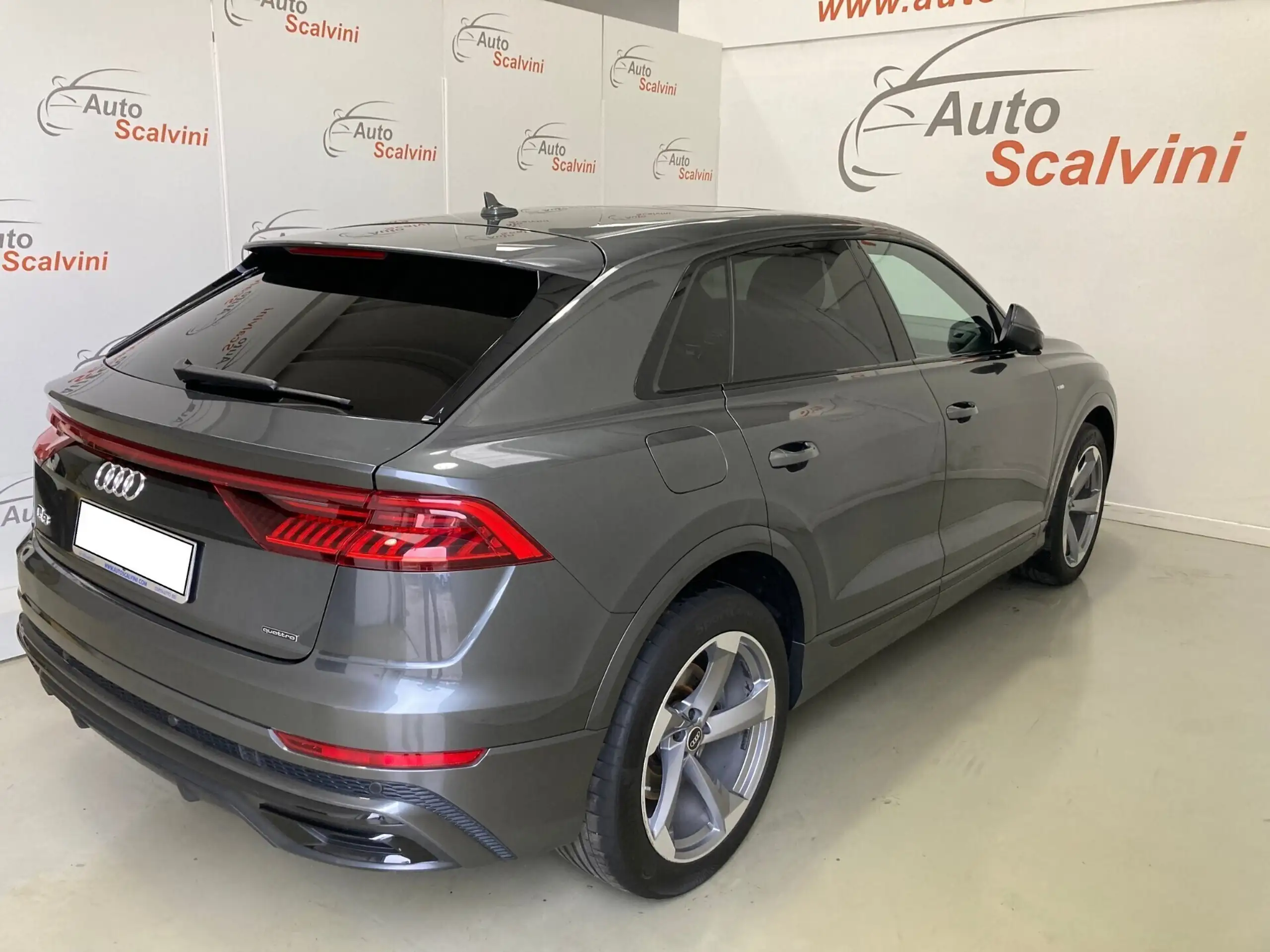 Audi - Q8