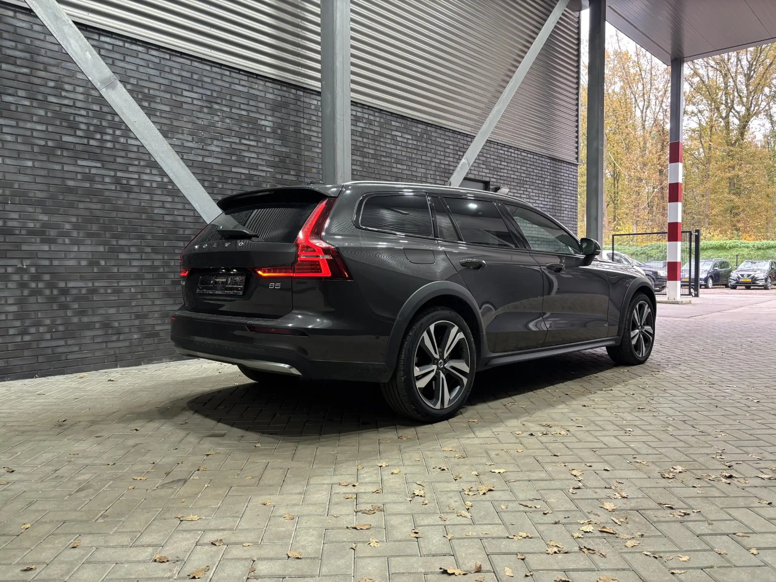 Volvo - V60 Cross Country