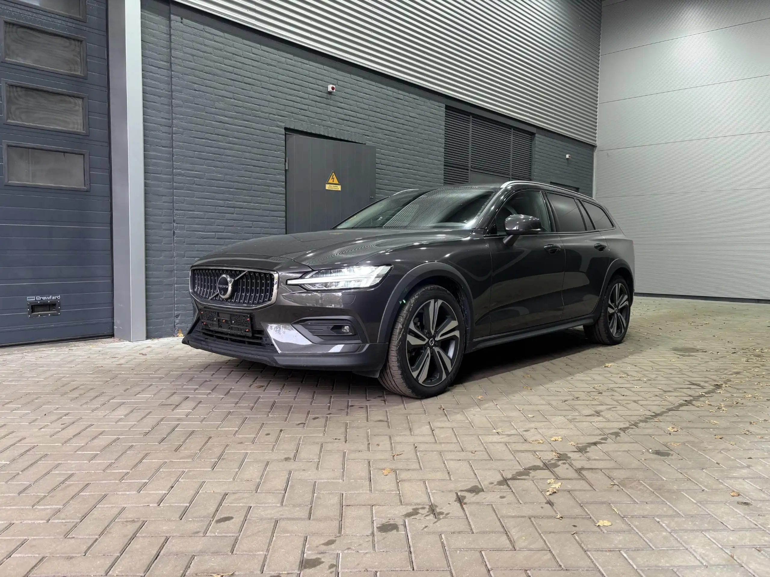 Volvo - V60 Cross Country