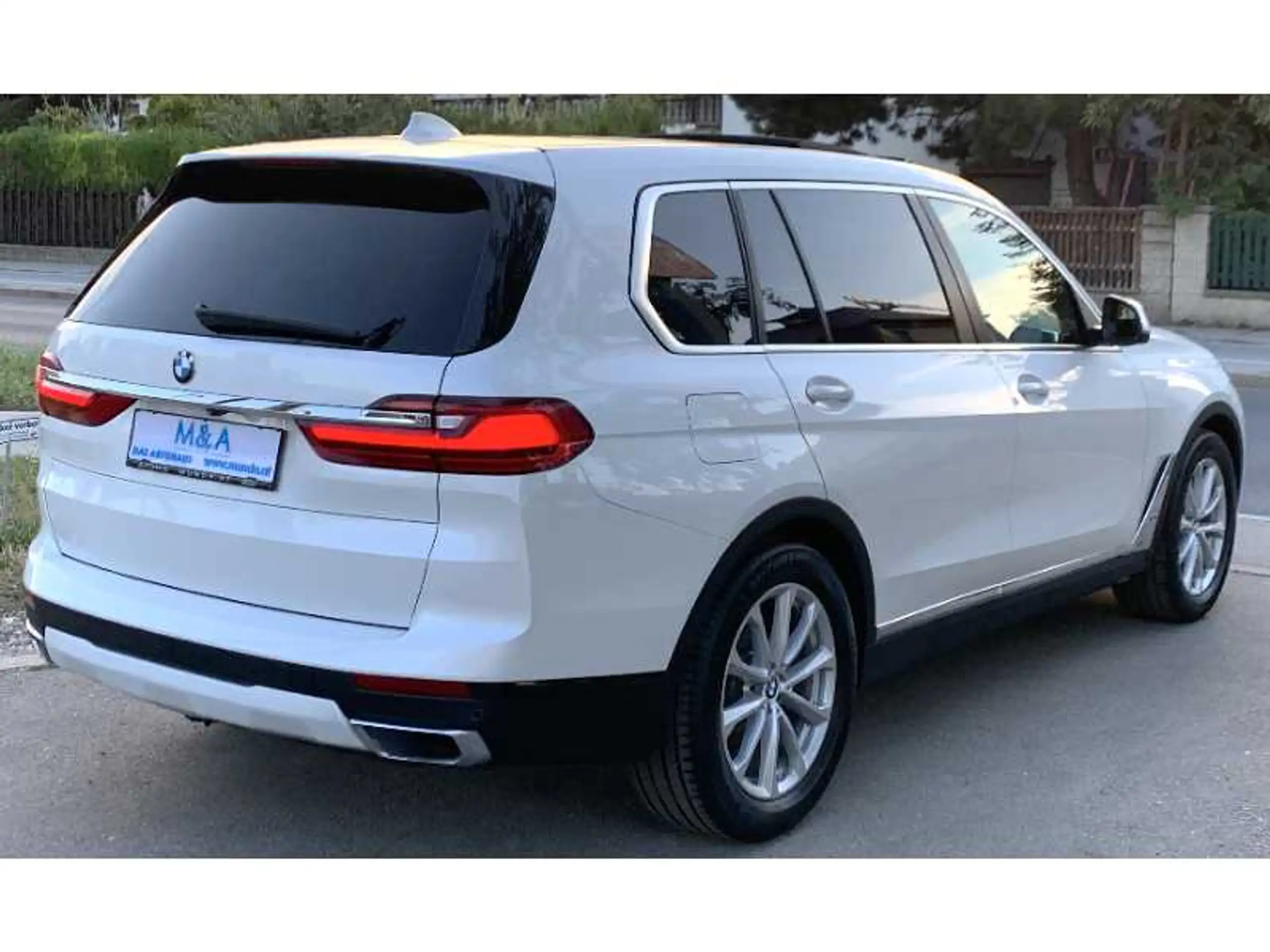 BMW - X7