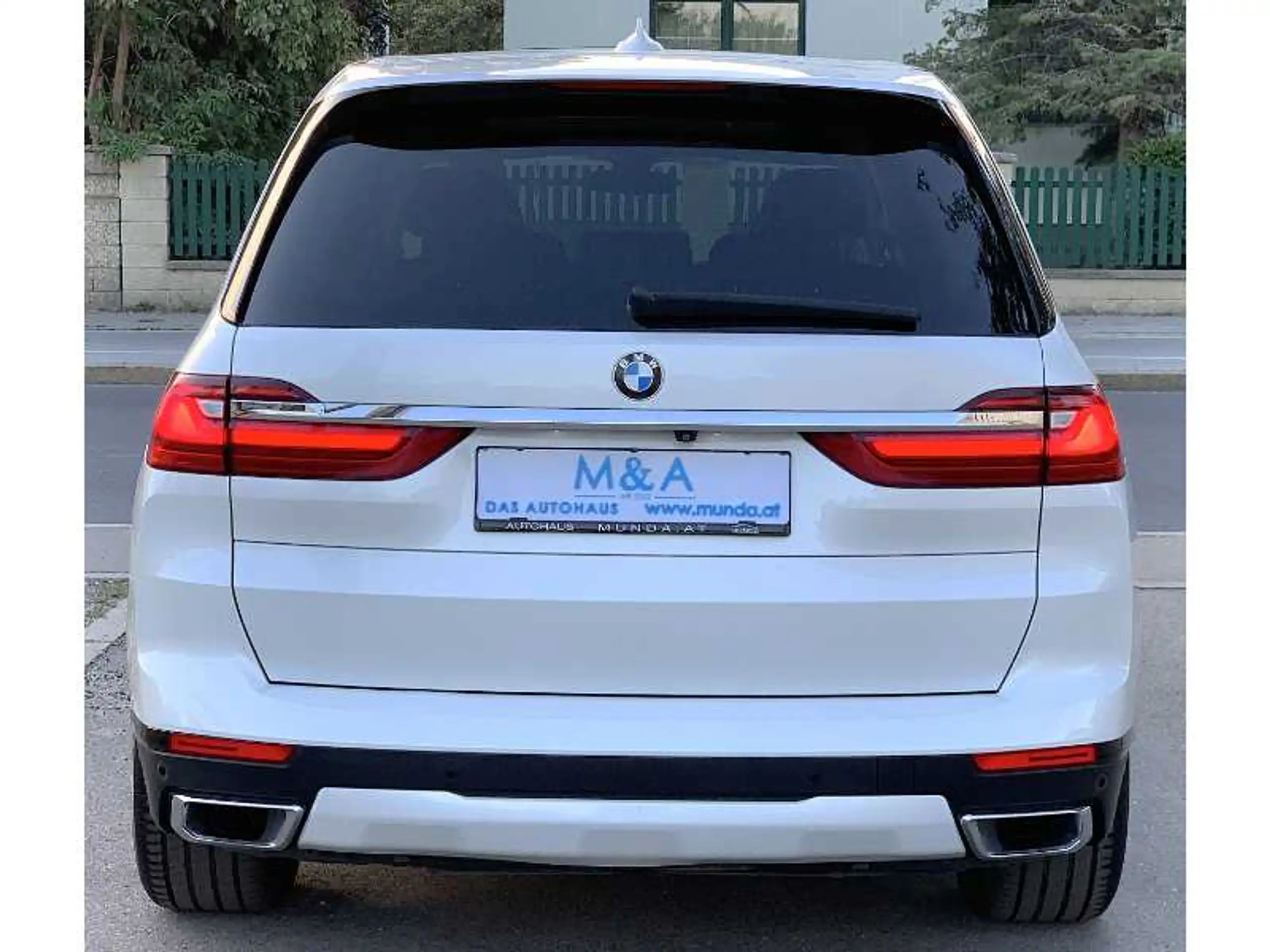 BMW - X7