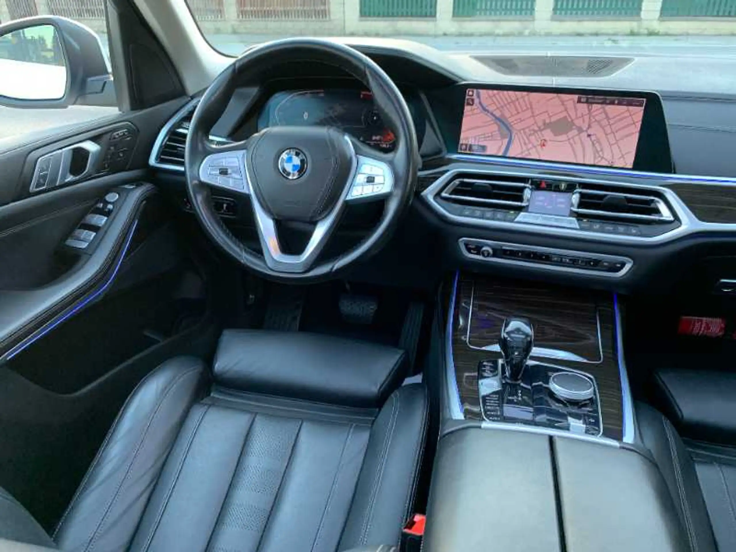 BMW - X7