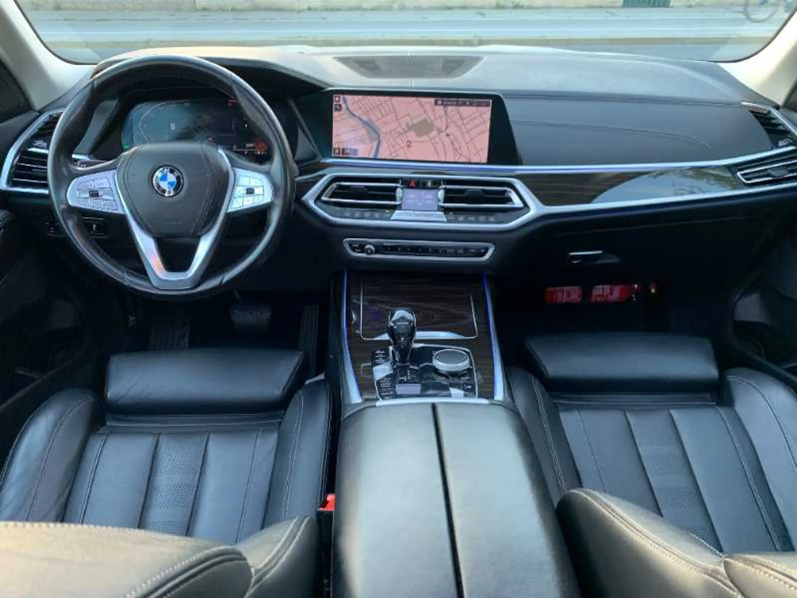 BMW - X7