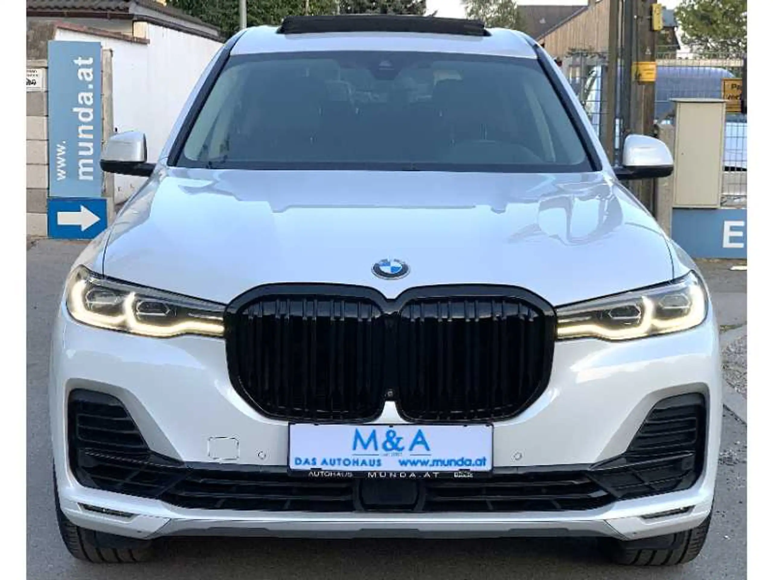 BMW - X7