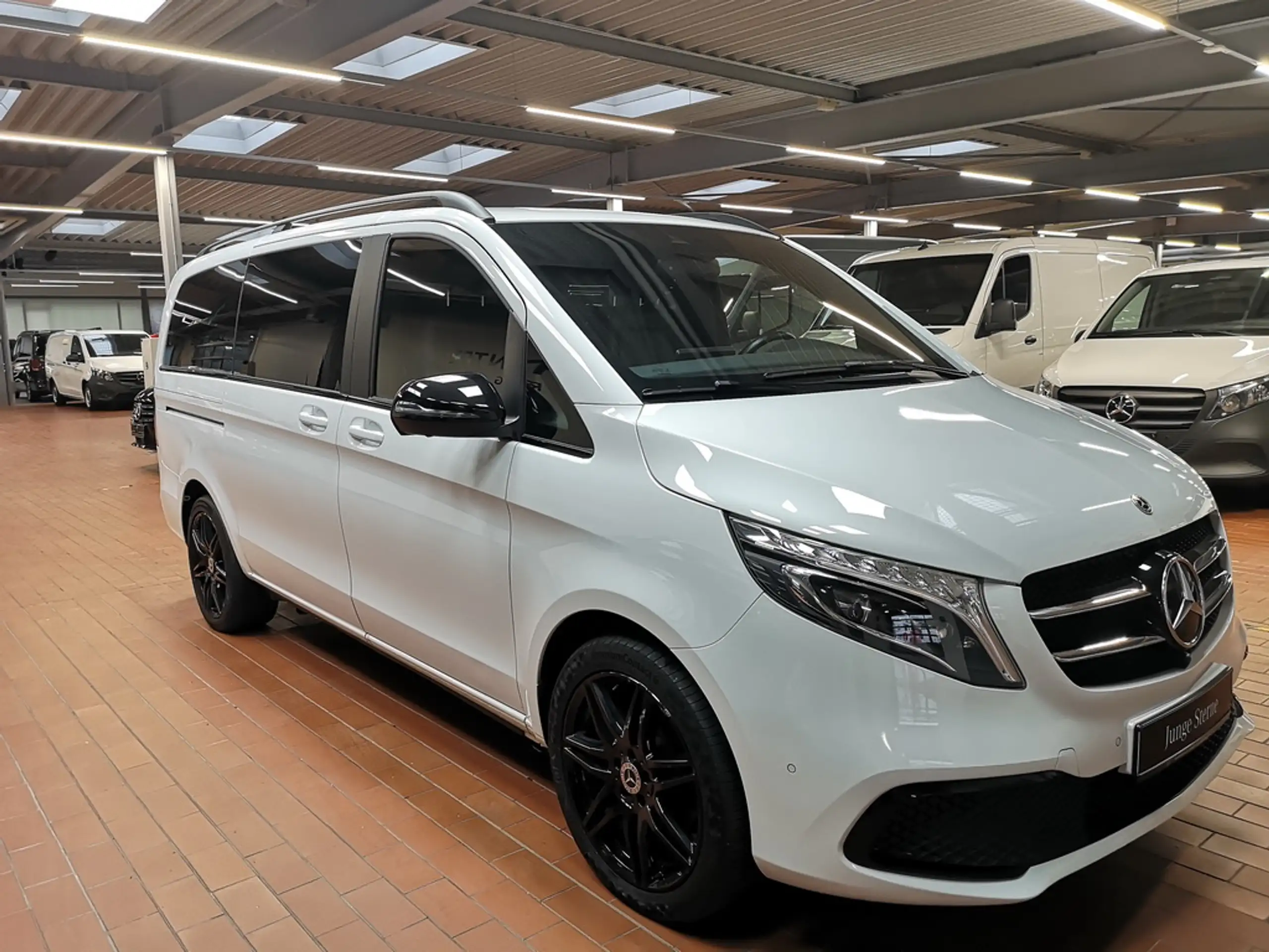 Mercedes-Benz - V 250