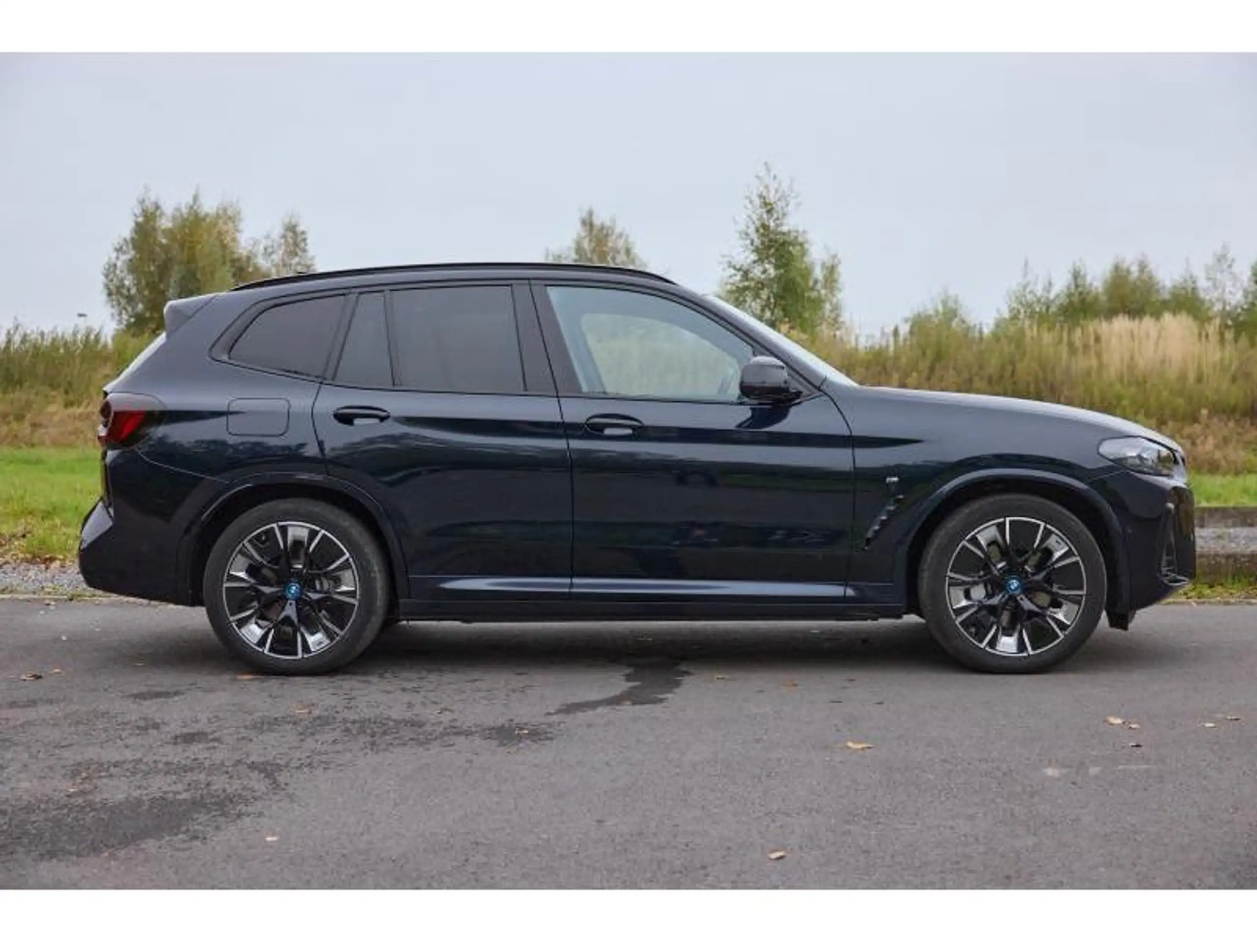 BMW - iX3