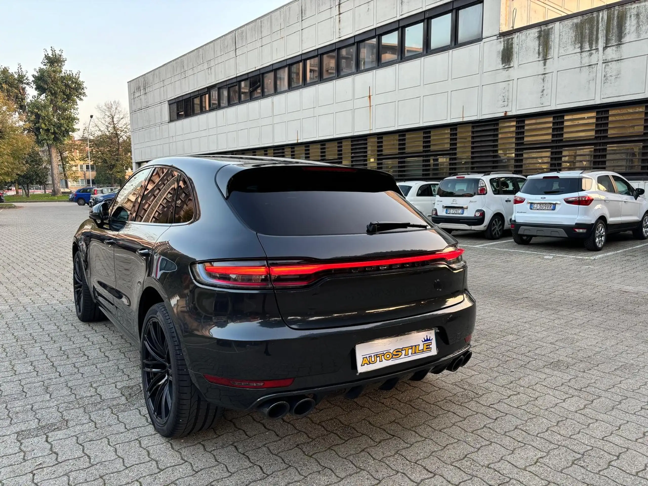 Porsche - Macan