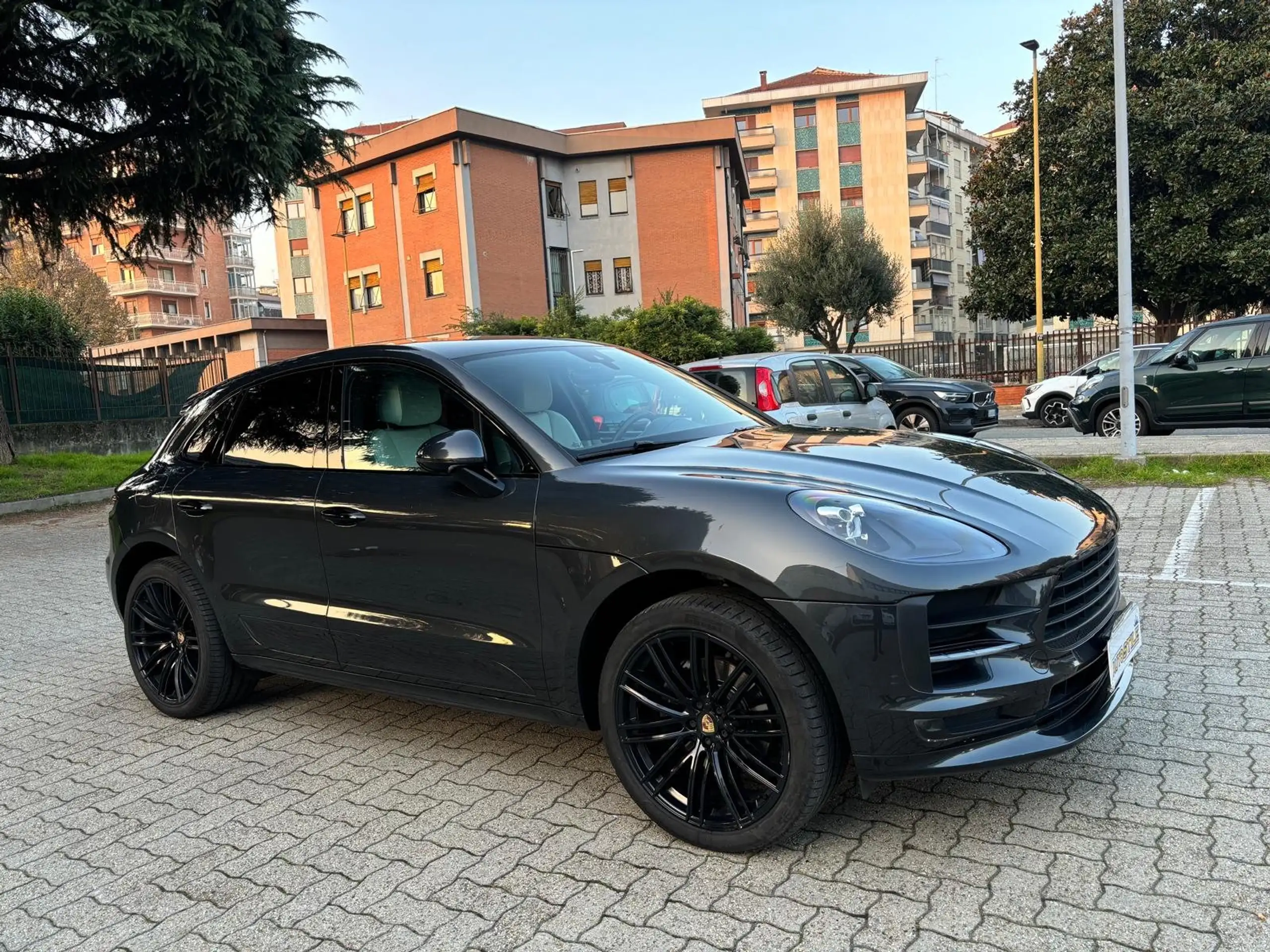 Porsche - Macan