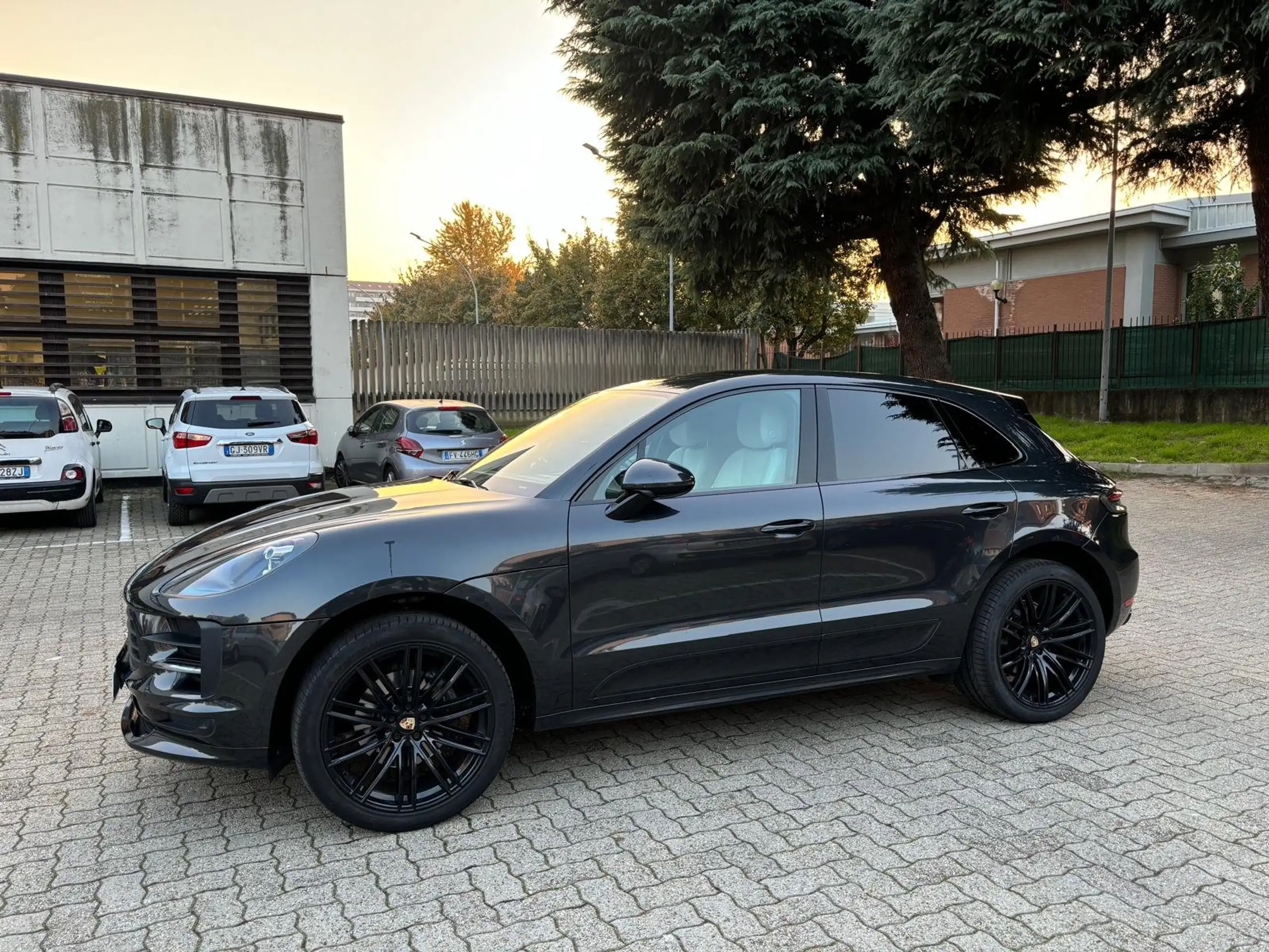 Porsche - Macan