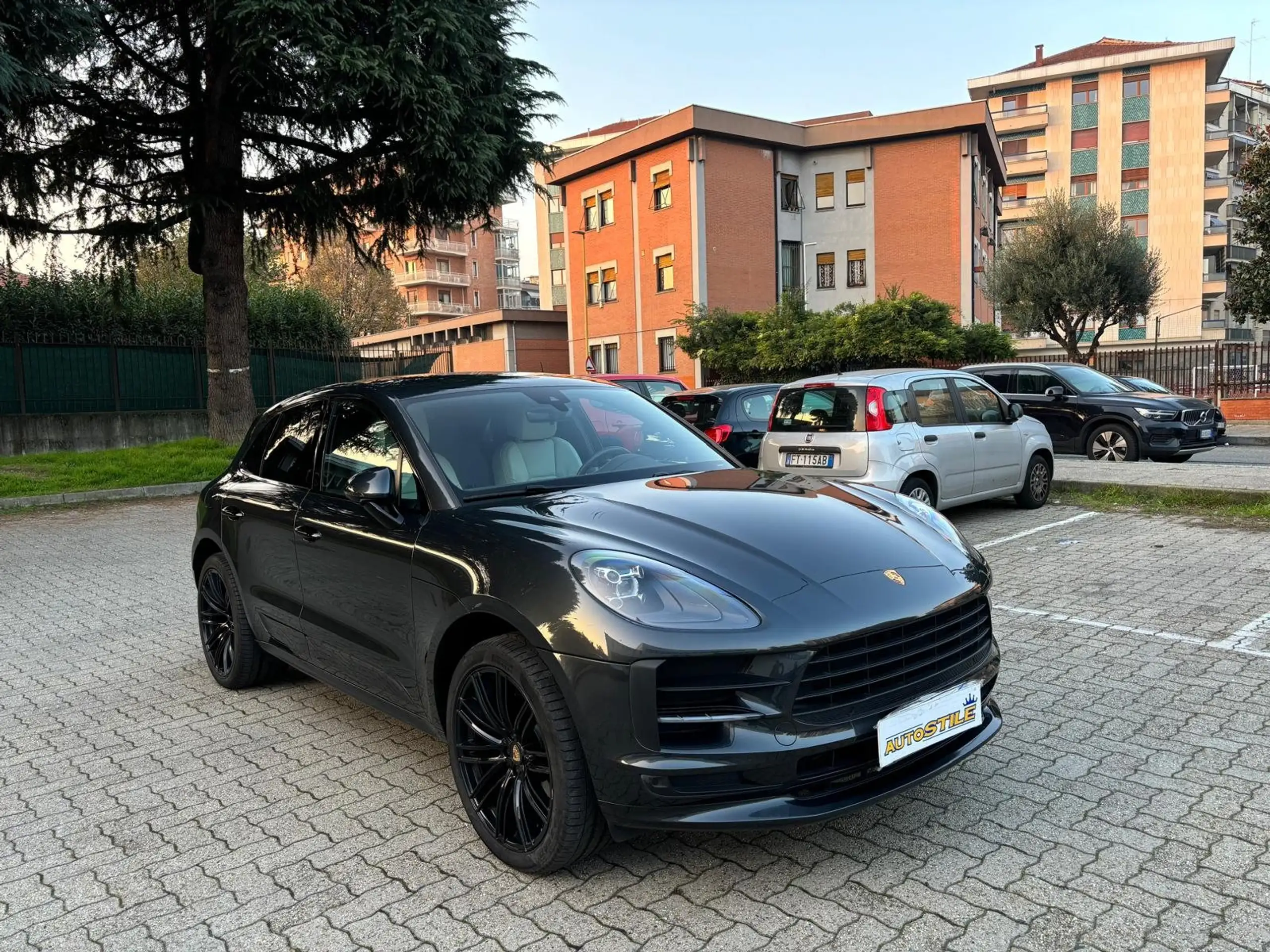 Porsche - Macan