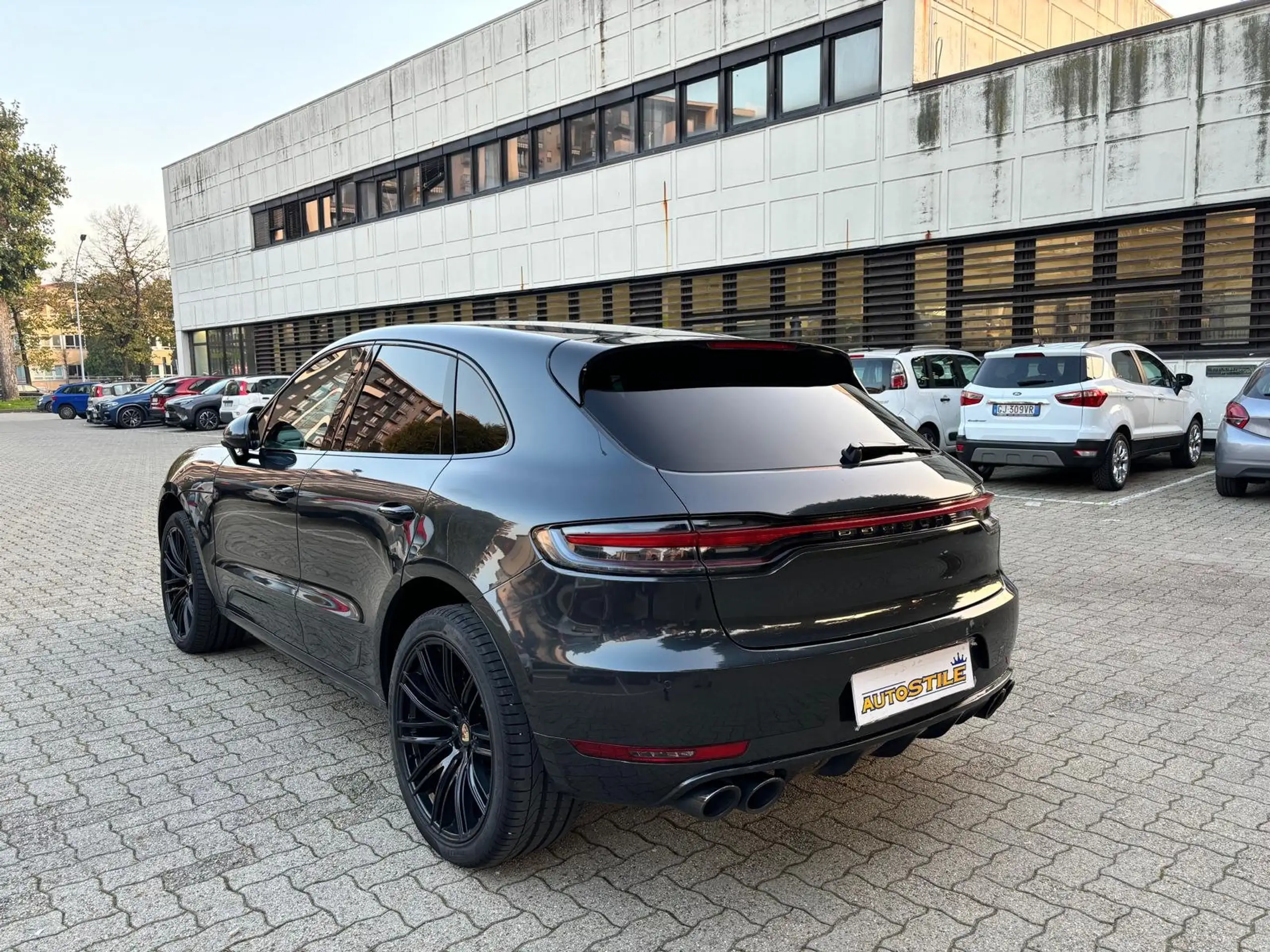 Porsche - Macan