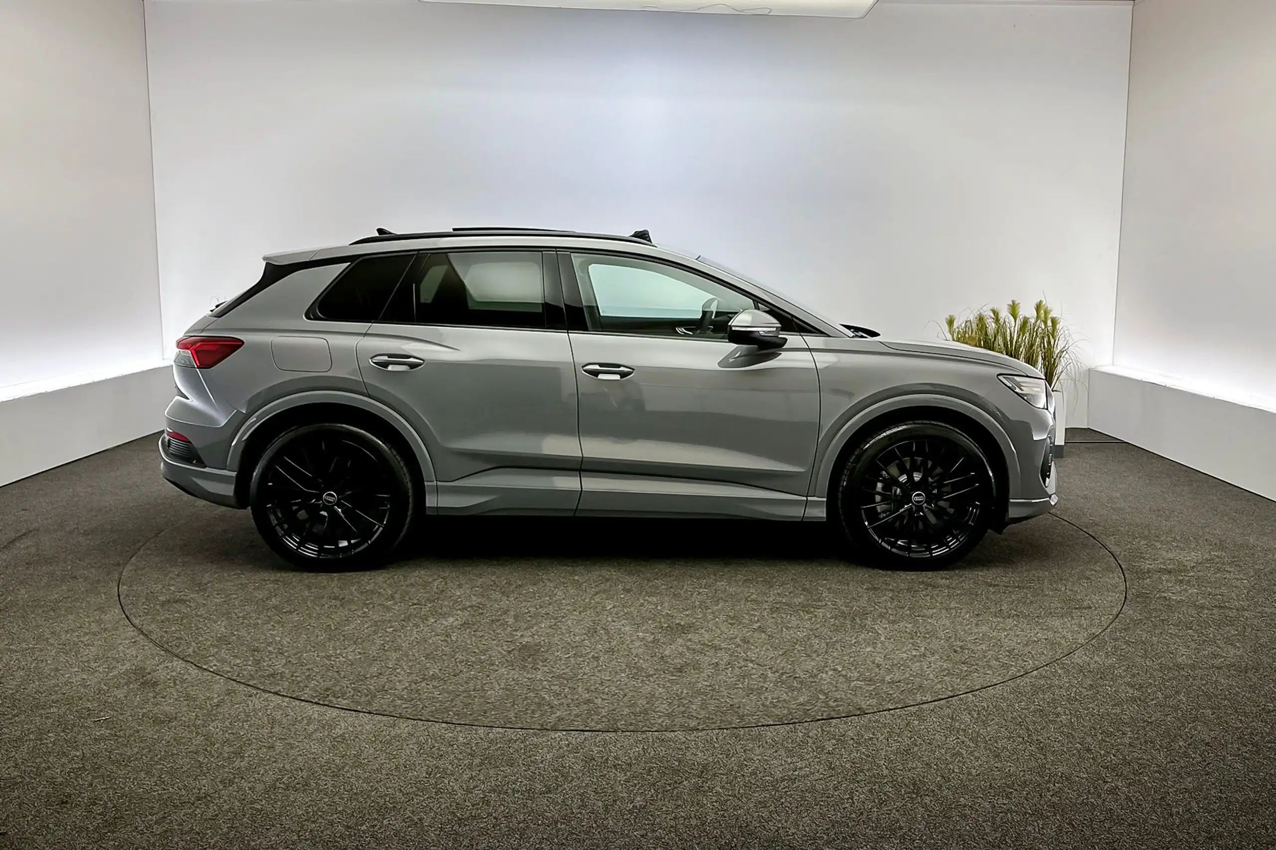 Audi - Q4 e-tron