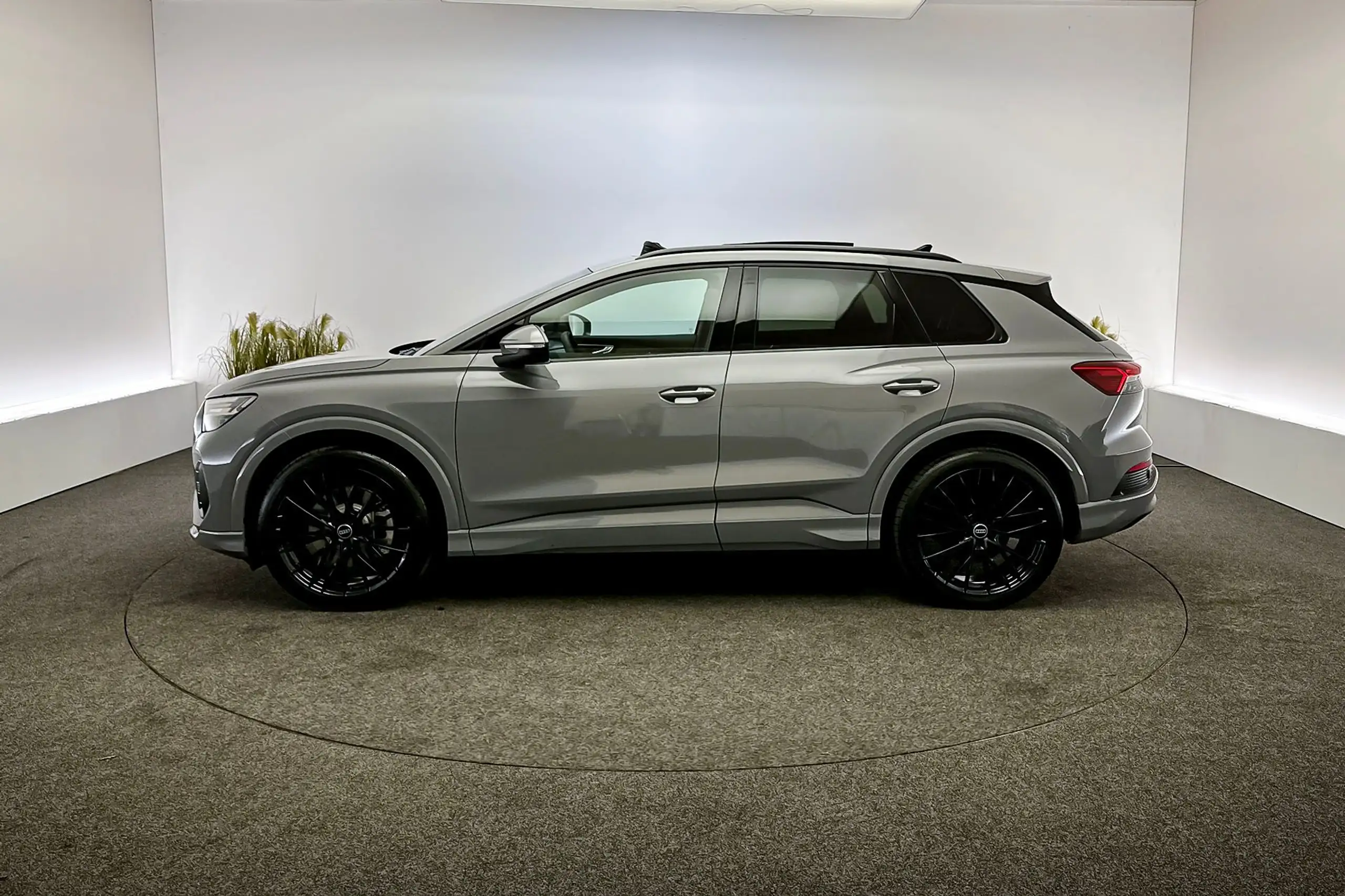 Audi - Q4 e-tron