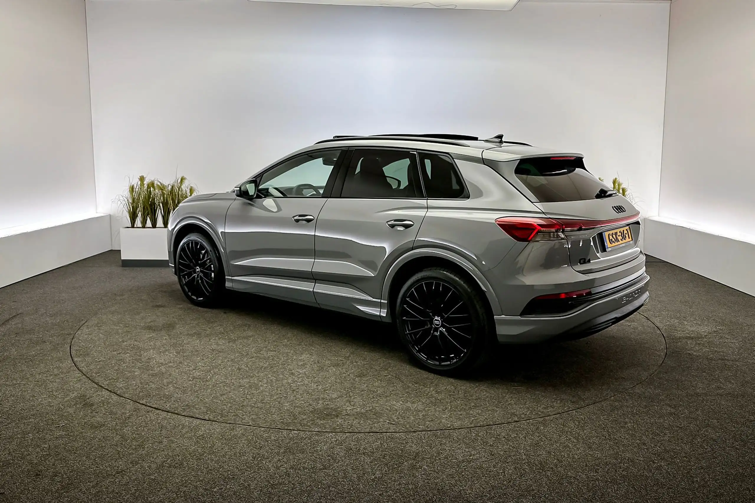 Audi - Q4 e-tron