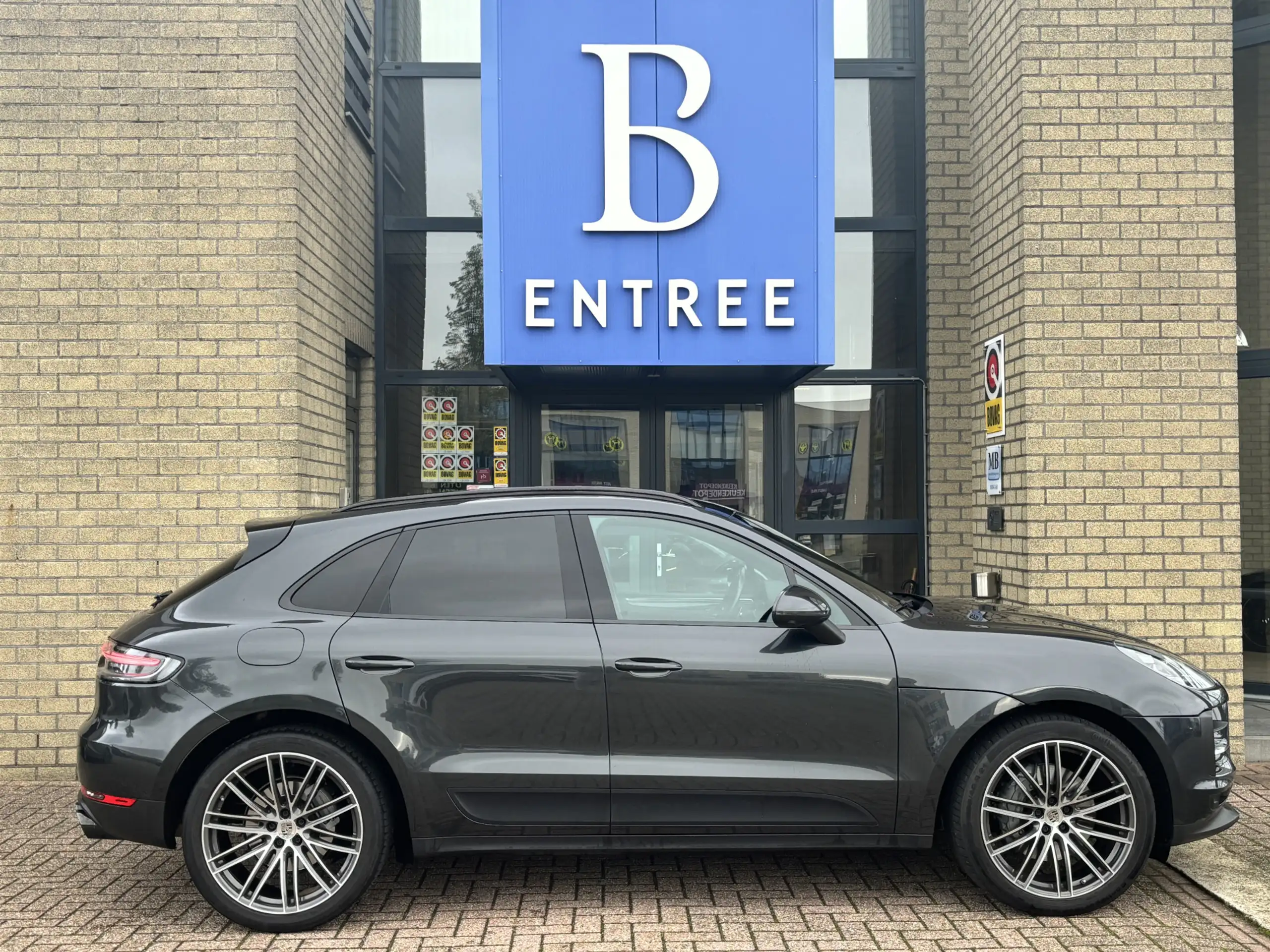 Porsche - Macan