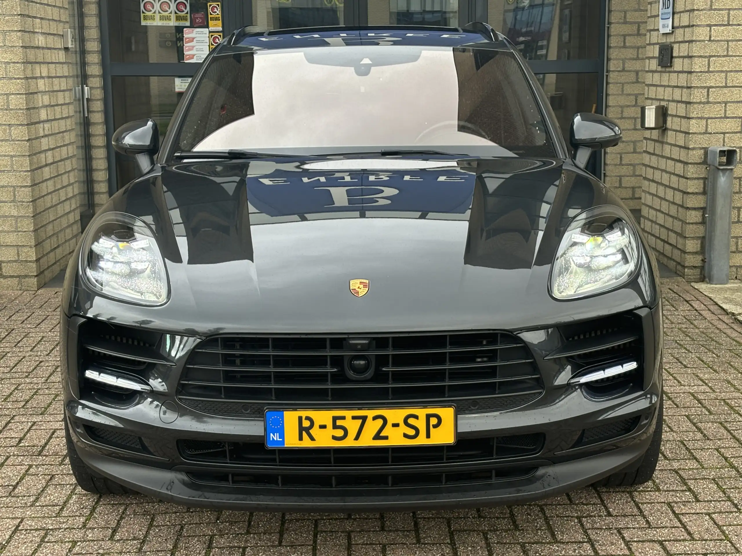 Porsche - Macan