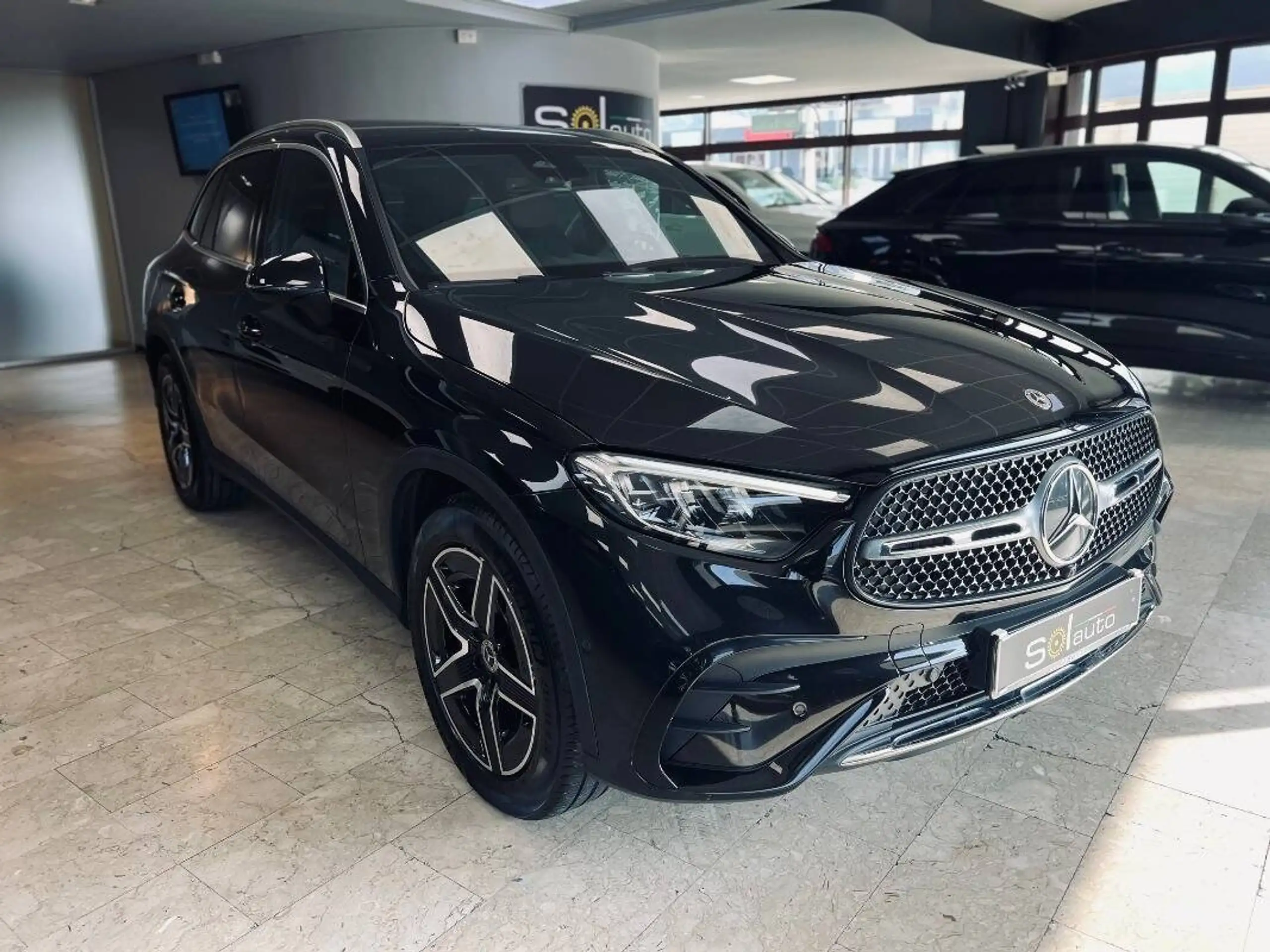 Mercedes-Benz - GLC 220