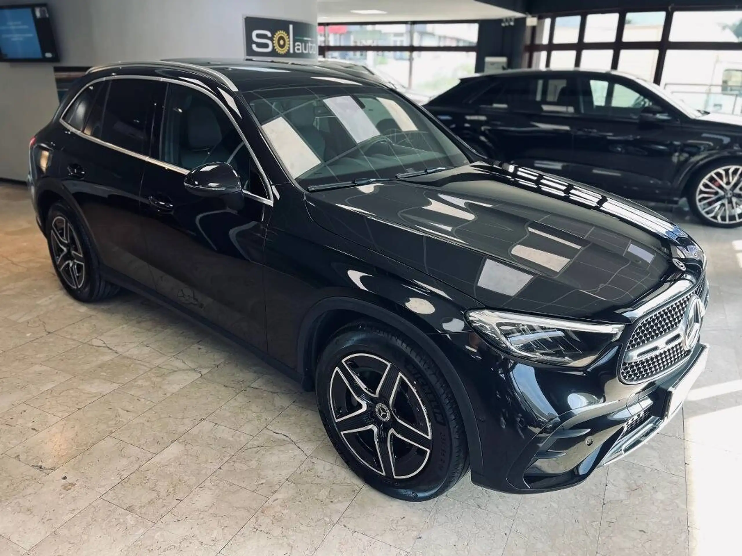 Mercedes-Benz - GLC 220