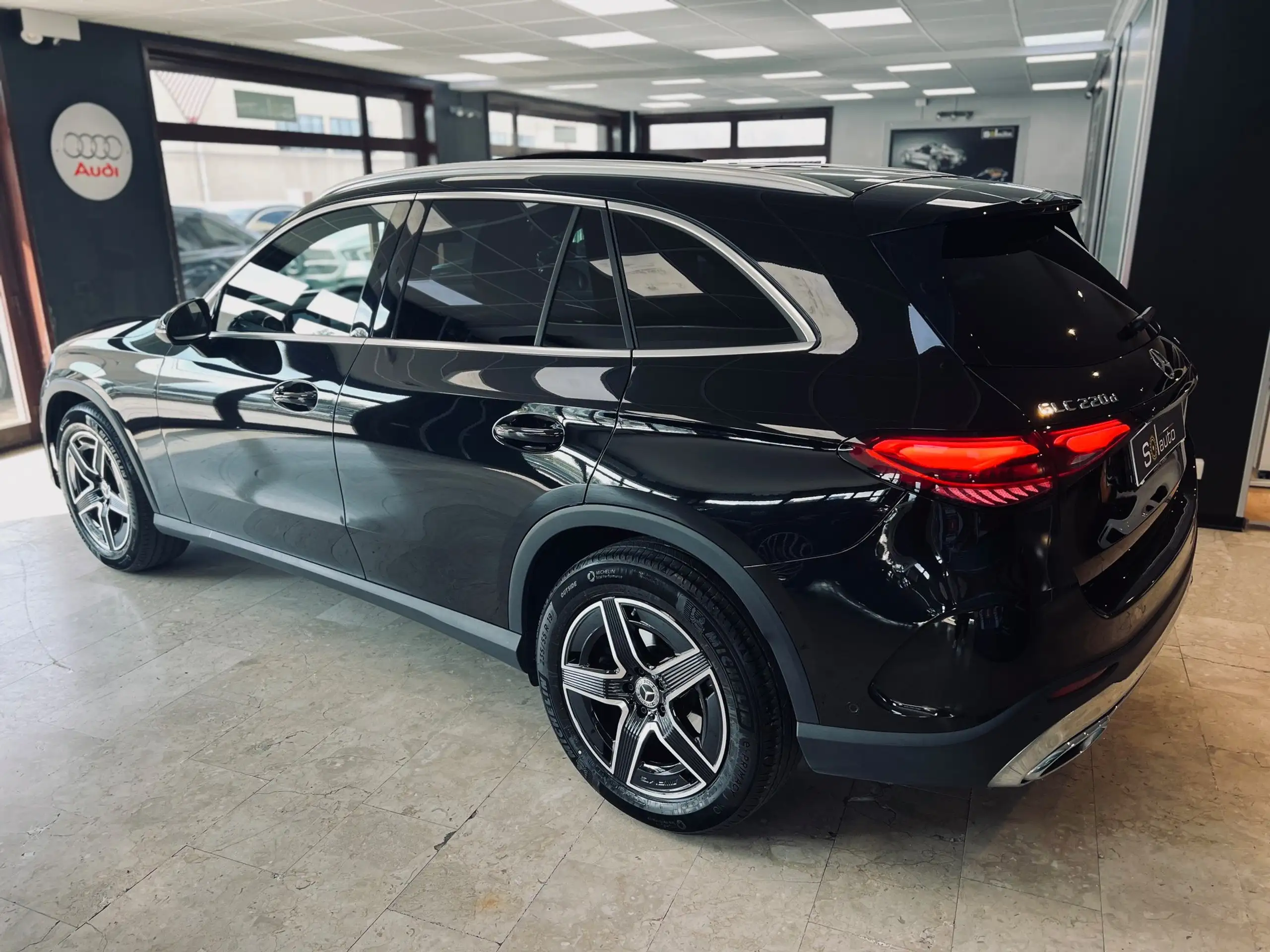 Mercedes-Benz - GLC 220