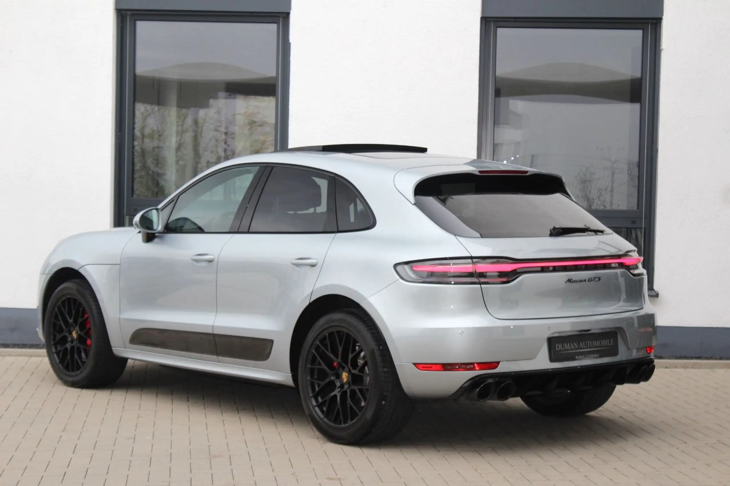 Porsche - Macan