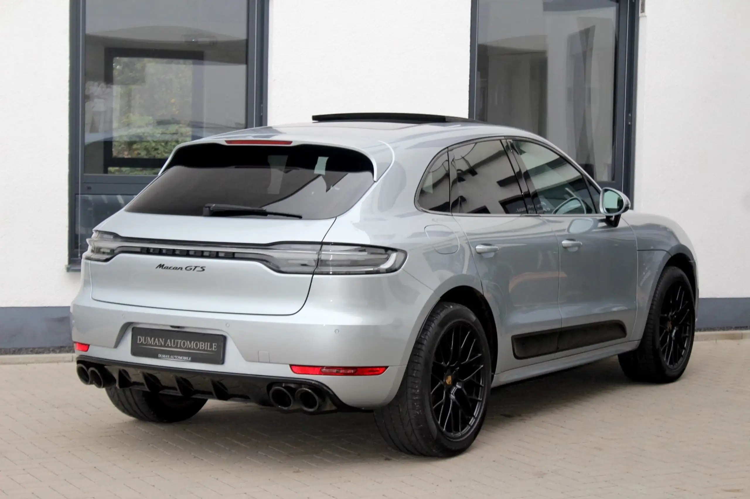 Porsche - Macan