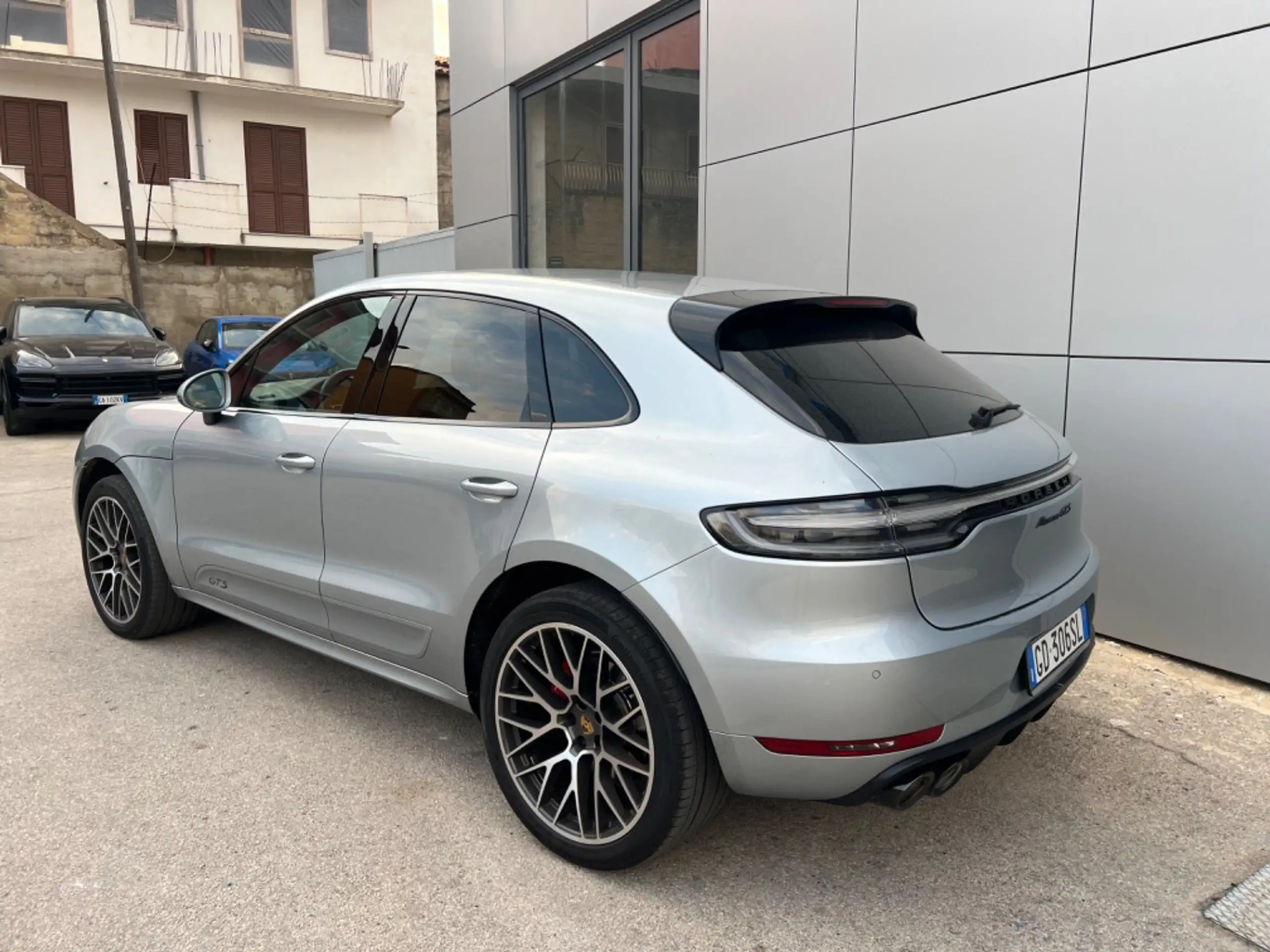 Porsche - Macan