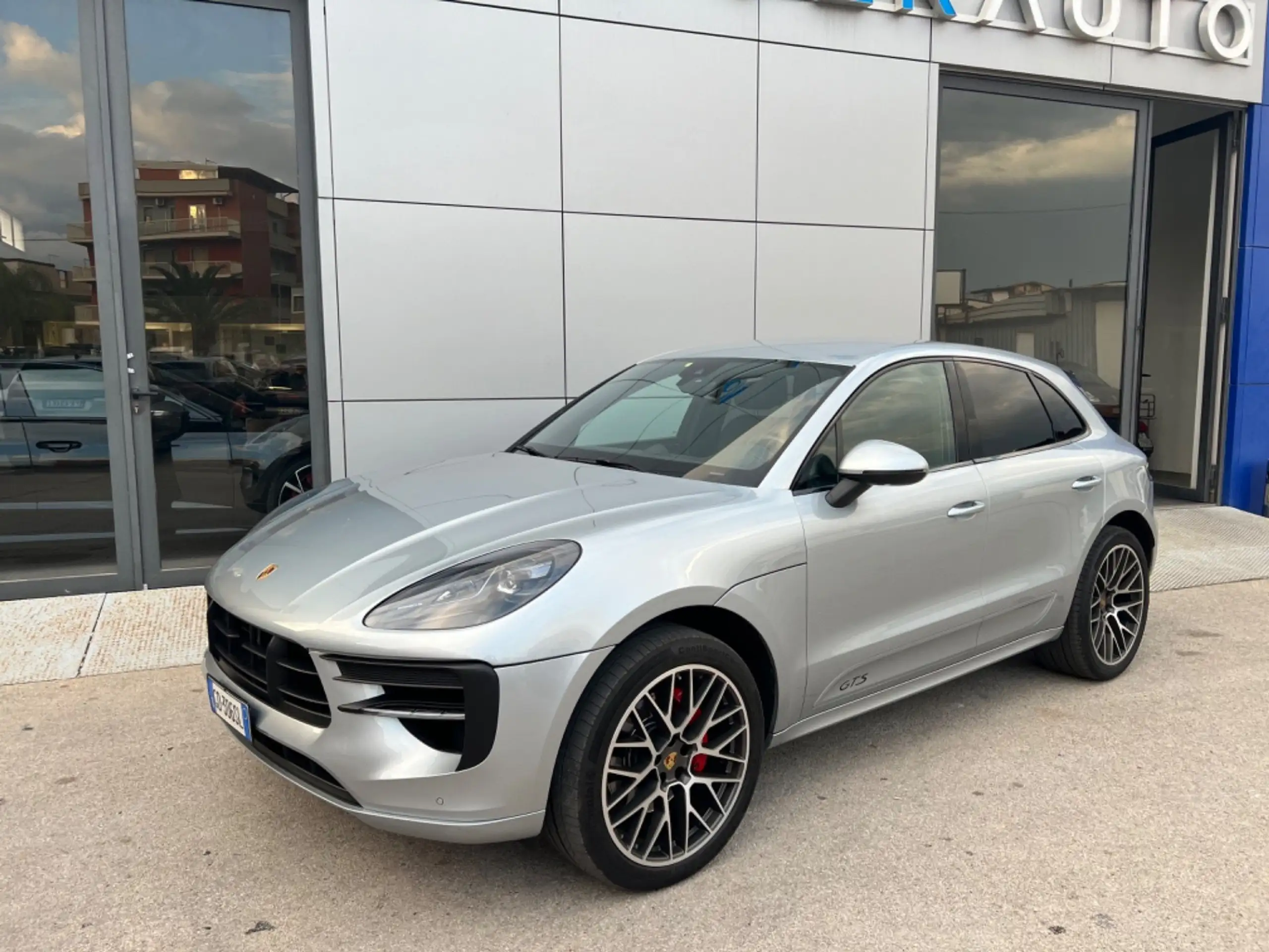 Porsche - Macan