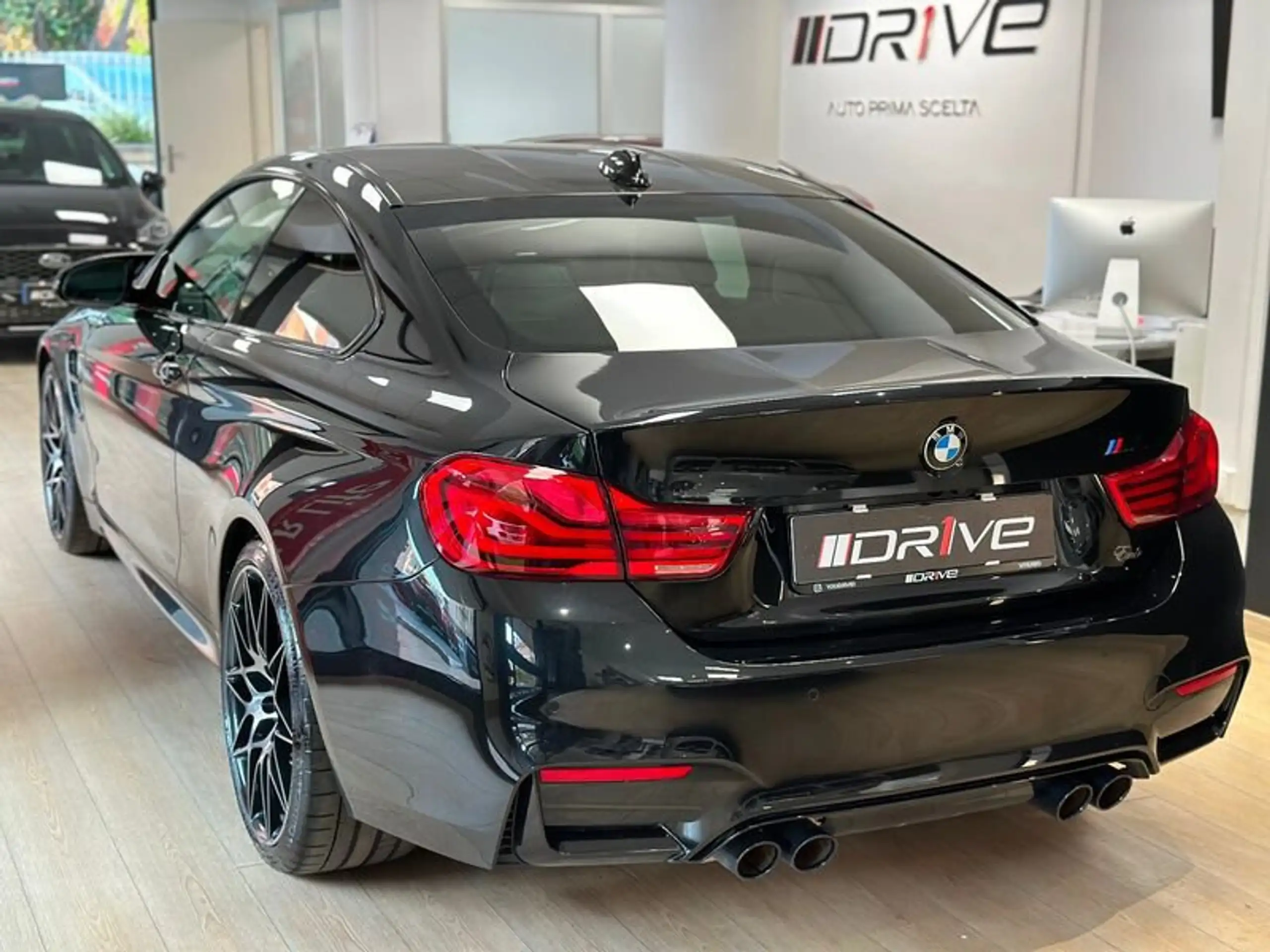 BMW - M4