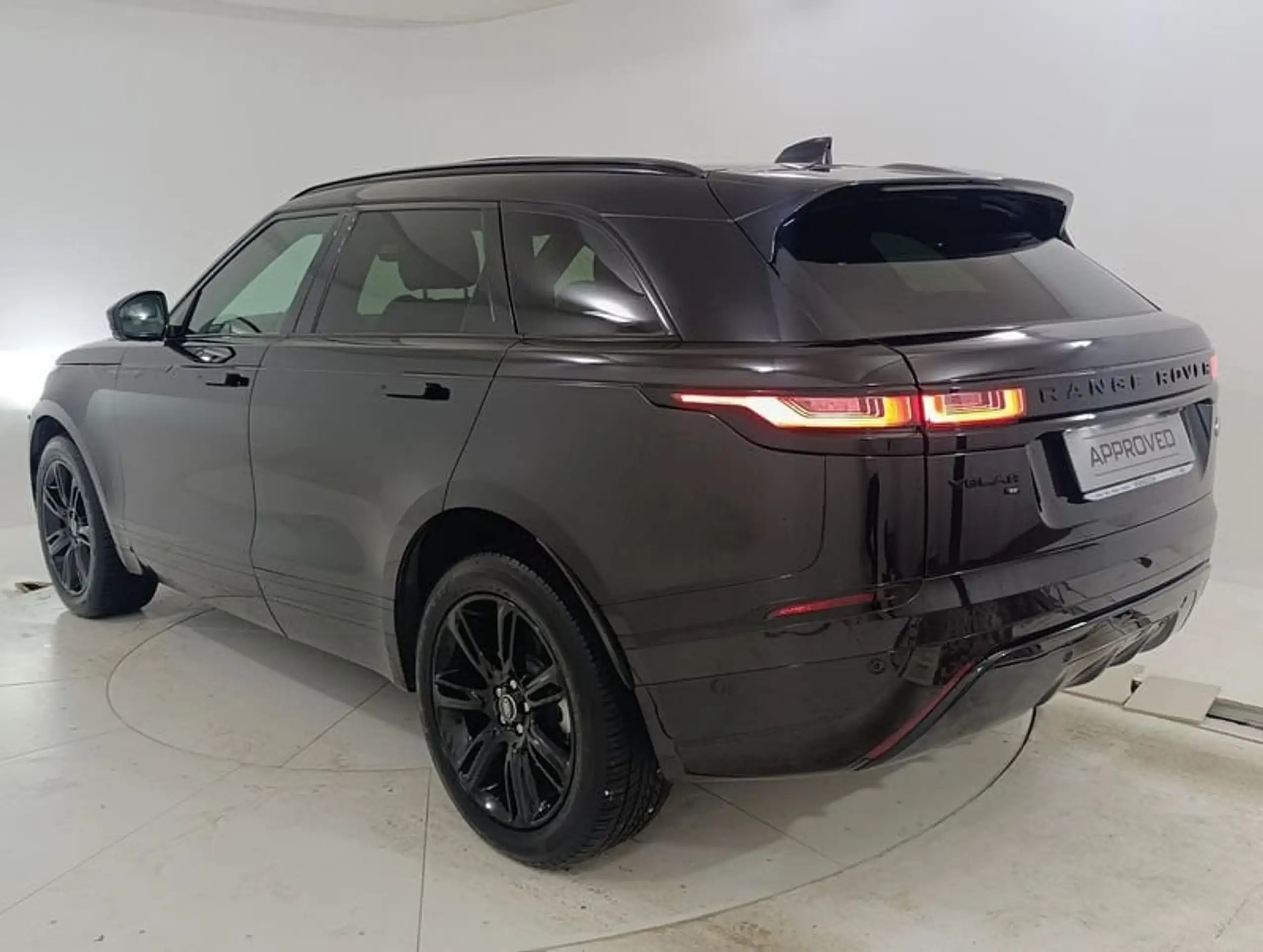 Land Rover - Range Rover Velar