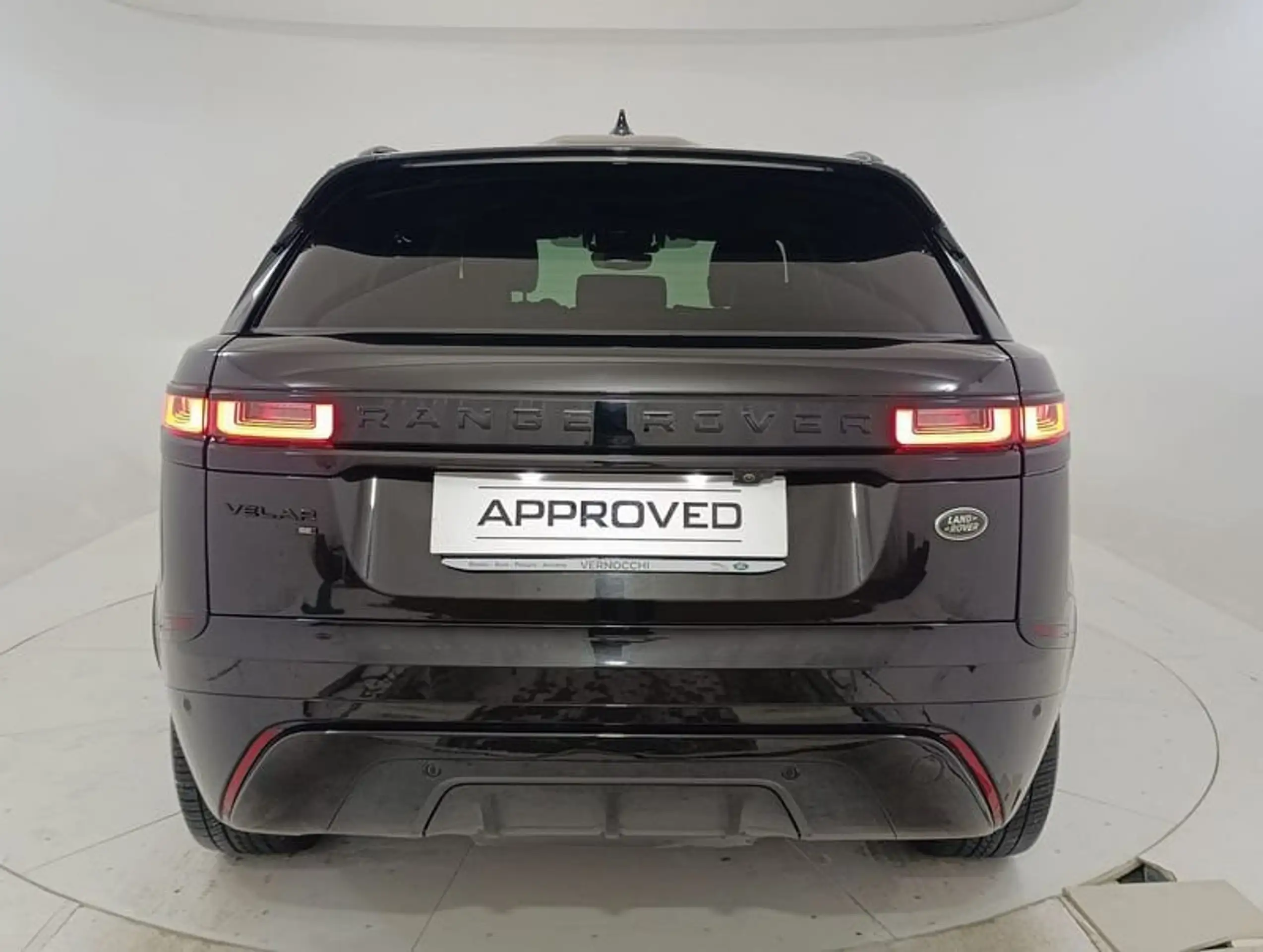 Land Rover - Range Rover Velar