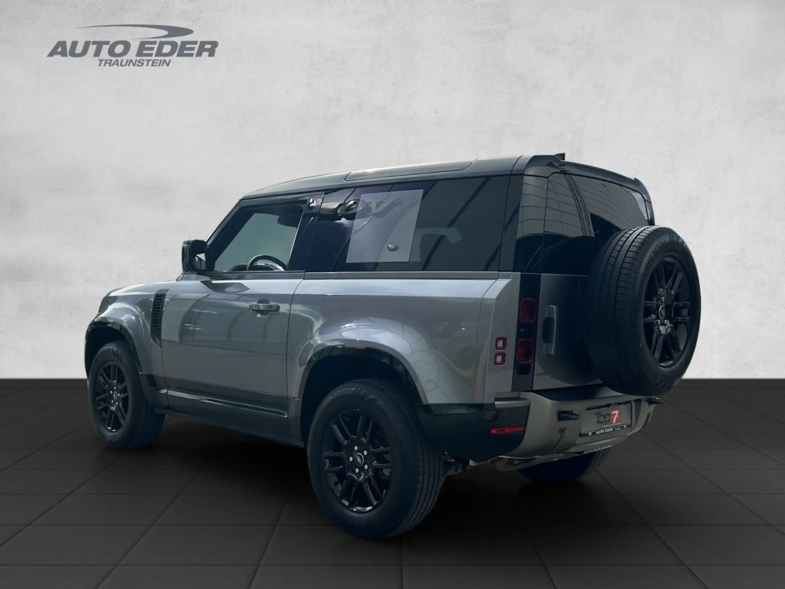 Land Rover - Defender