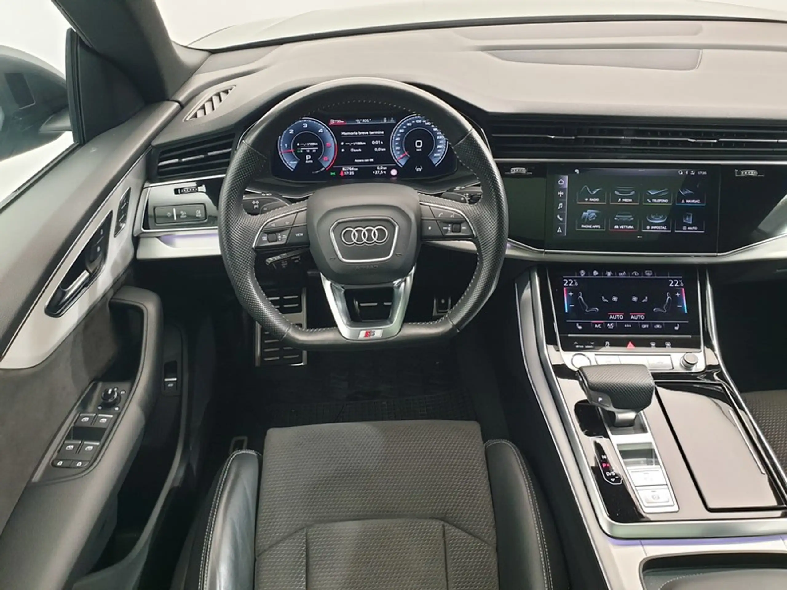 Audi - Q8