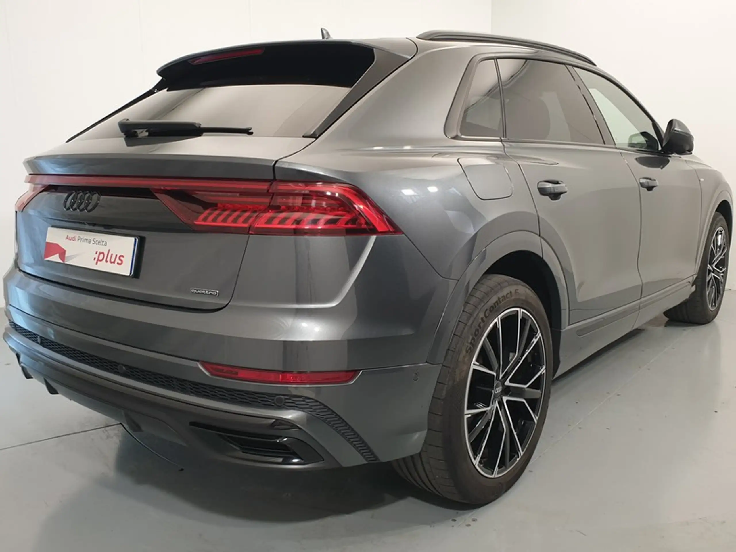 Audi - Q8