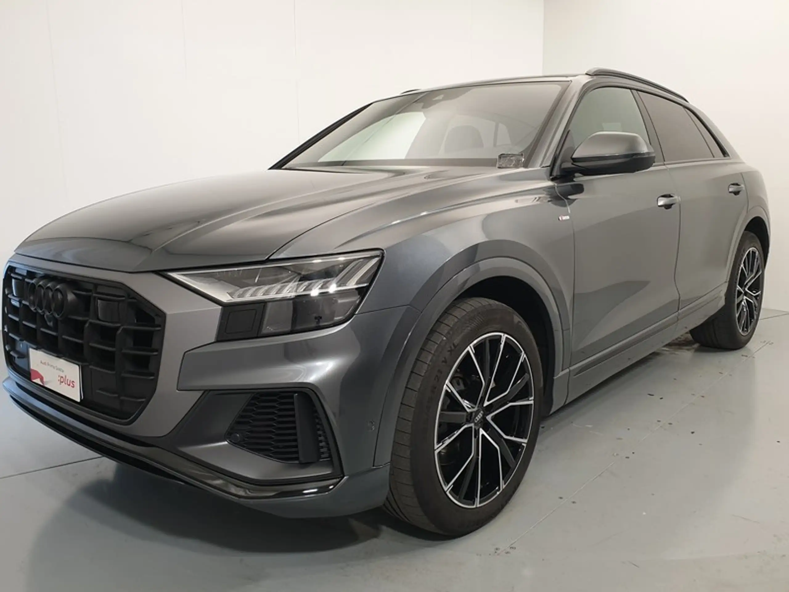 Audi - Q8