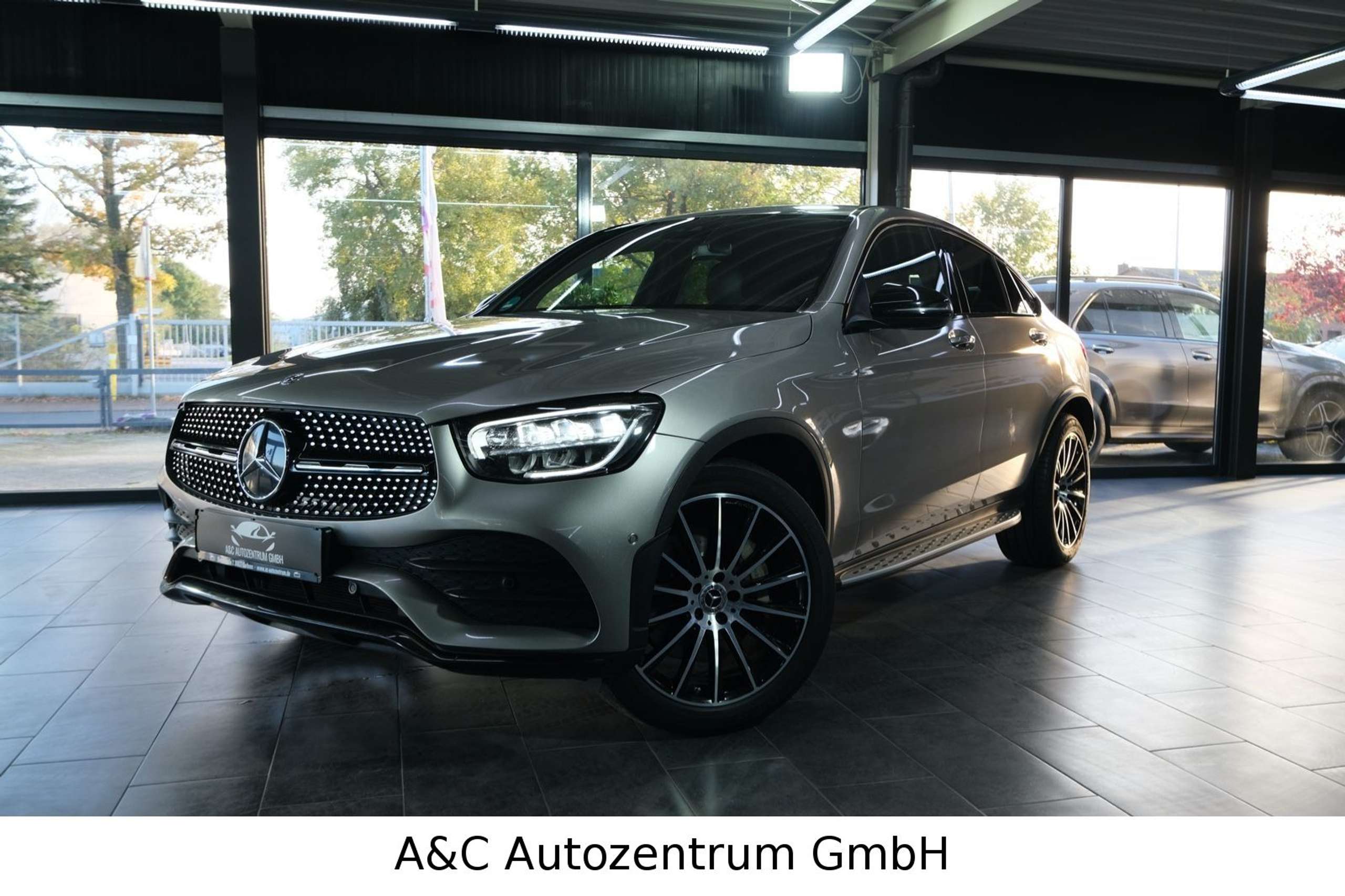 Mercedes-Benz - GLC 300