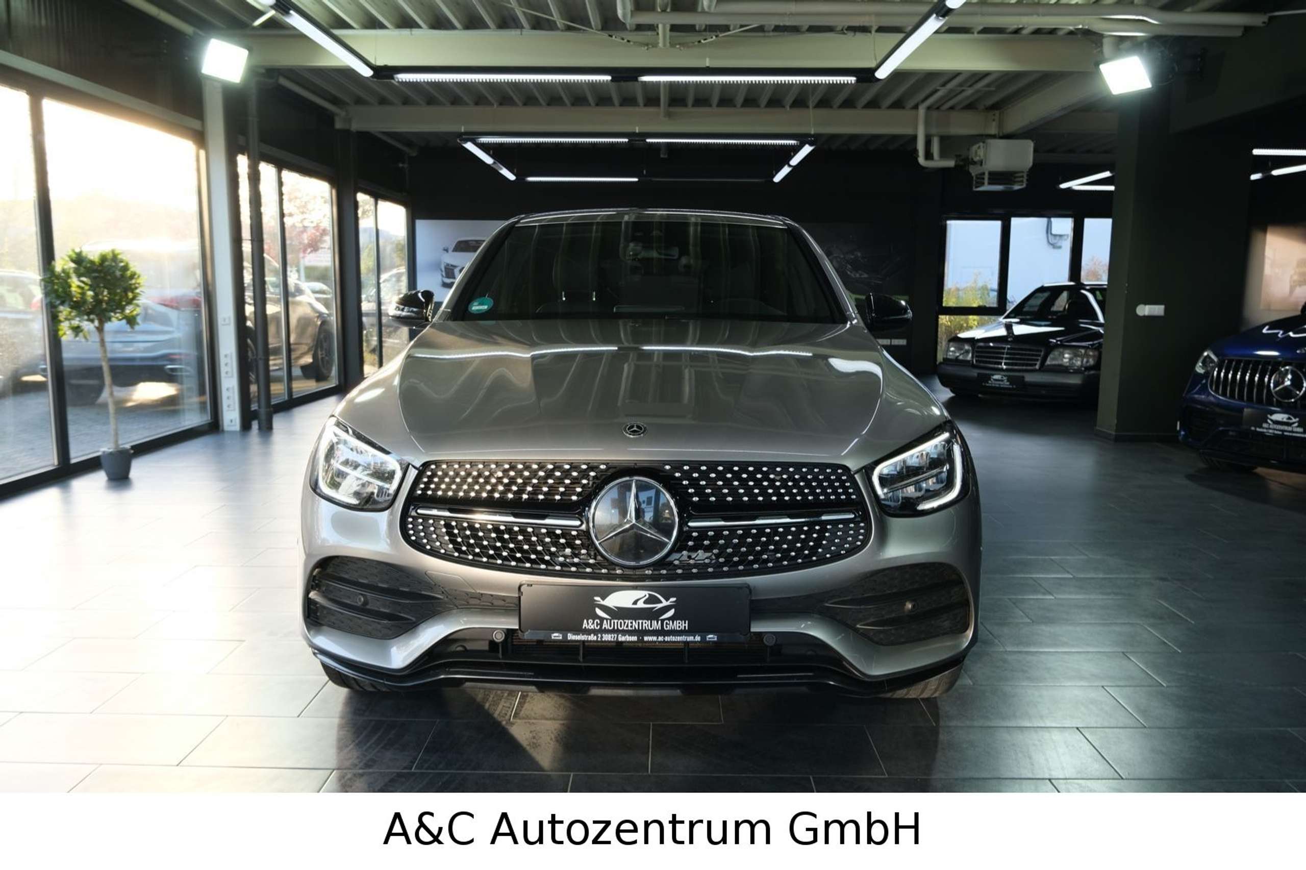 Mercedes-Benz - GLC 300