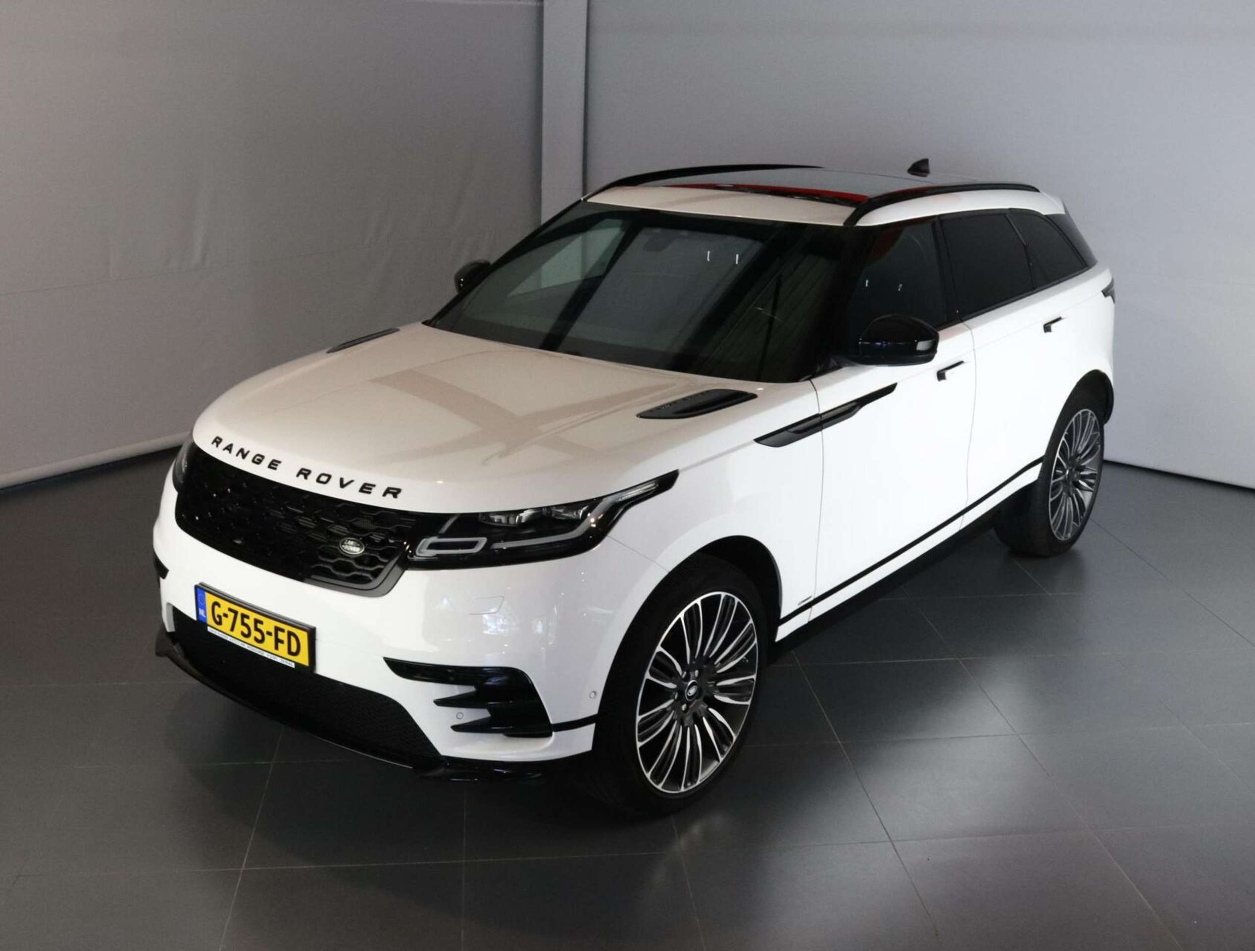 Land Rover - Range Rover Velar