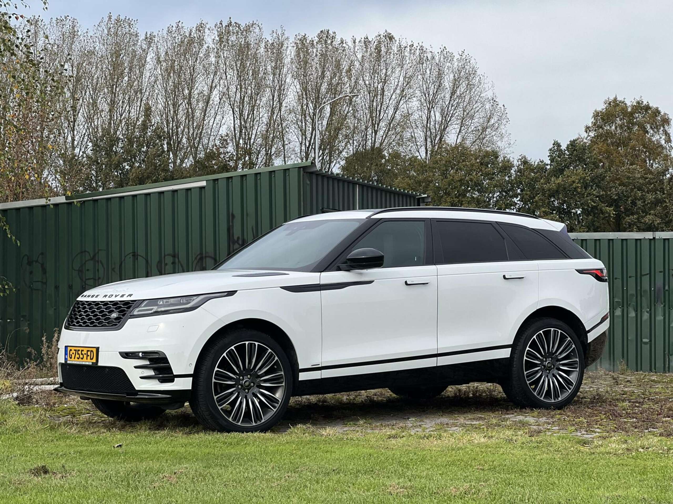 Land Rover - Range Rover Velar