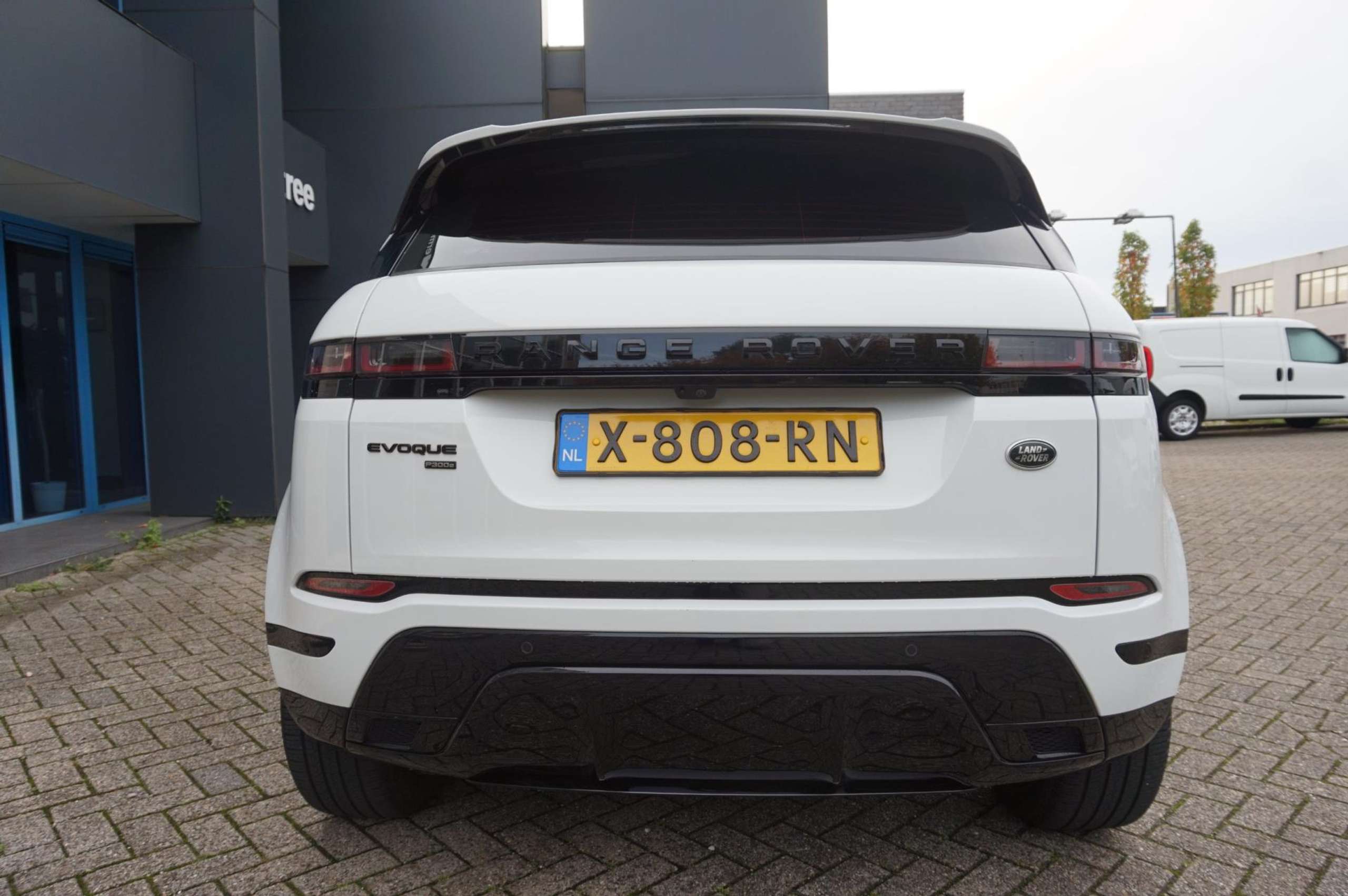 Land Rover - Range Rover Evoque