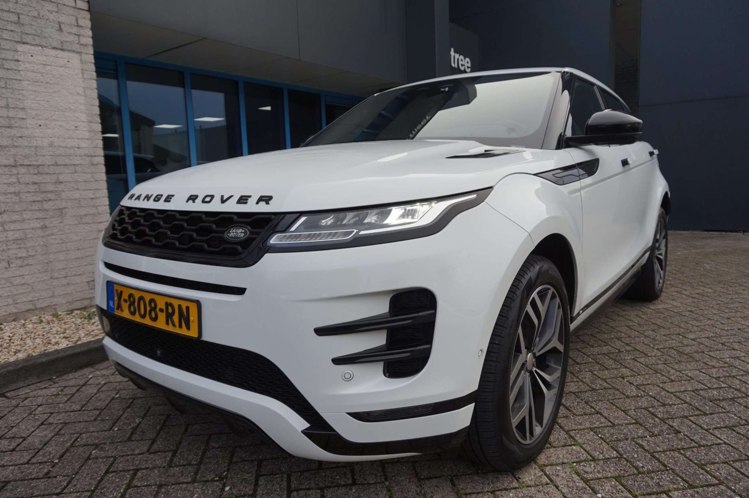 Land Rover - Range Rover Evoque