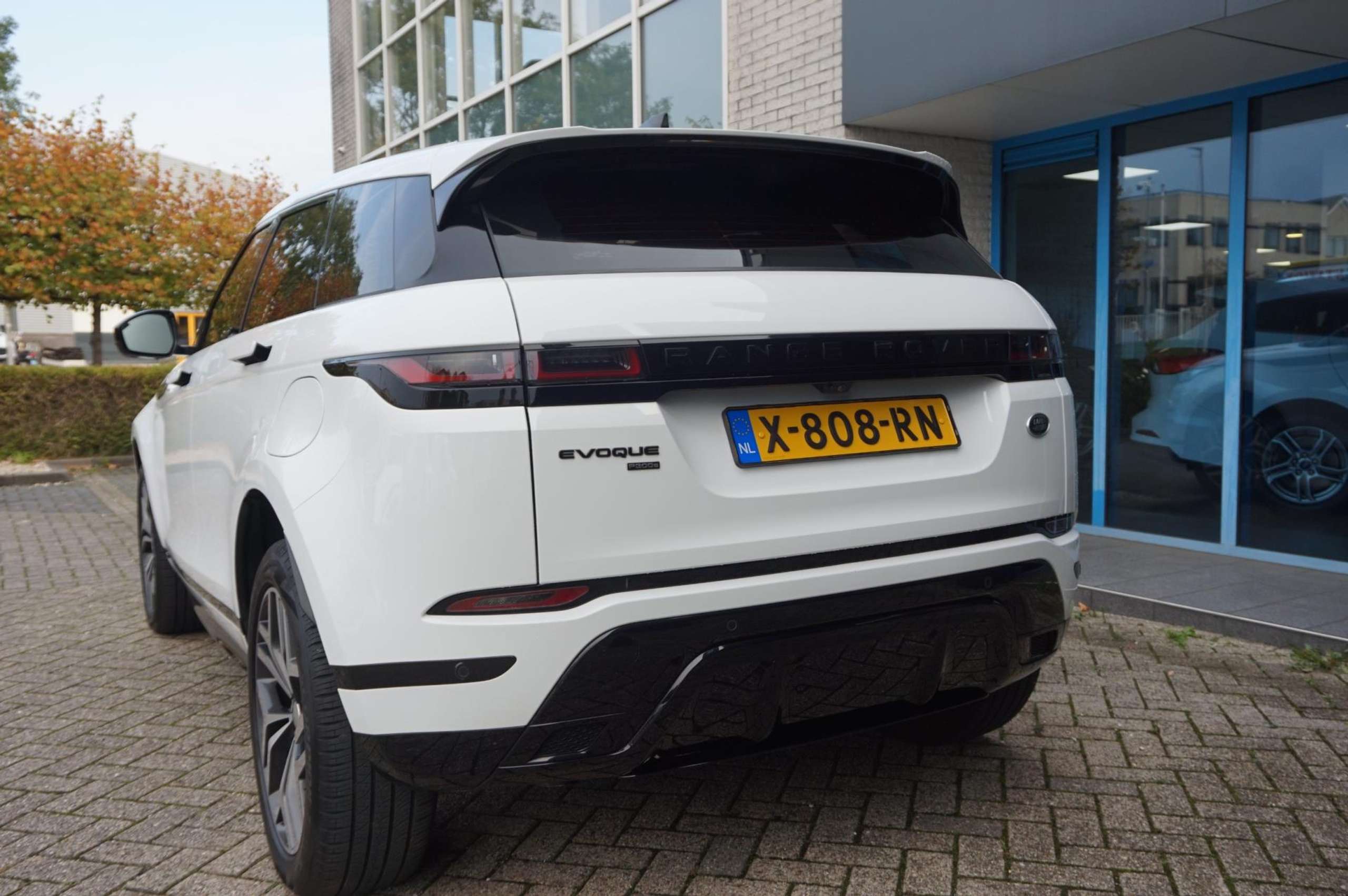 Land Rover - Range Rover Evoque