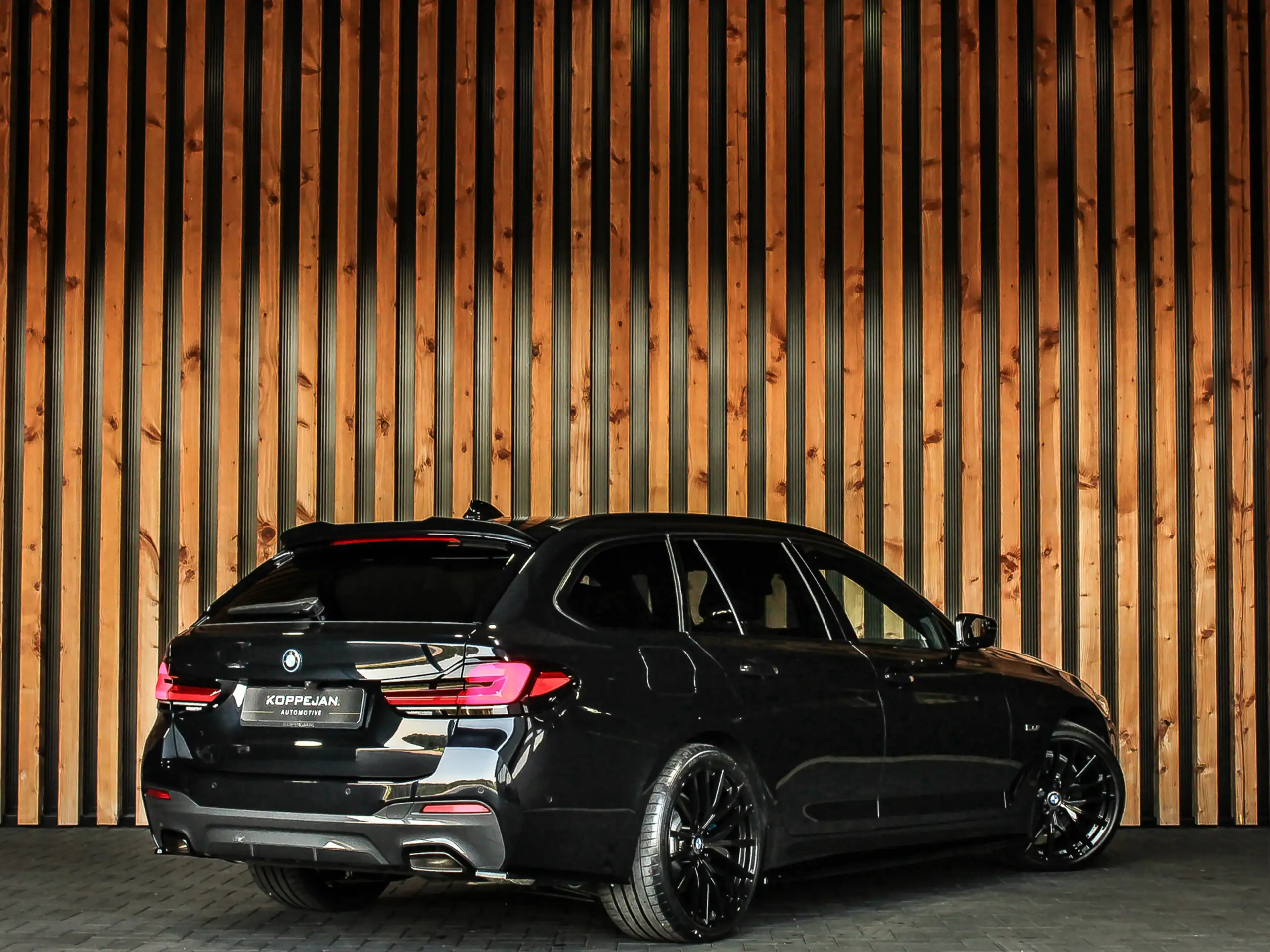 BMW - 530