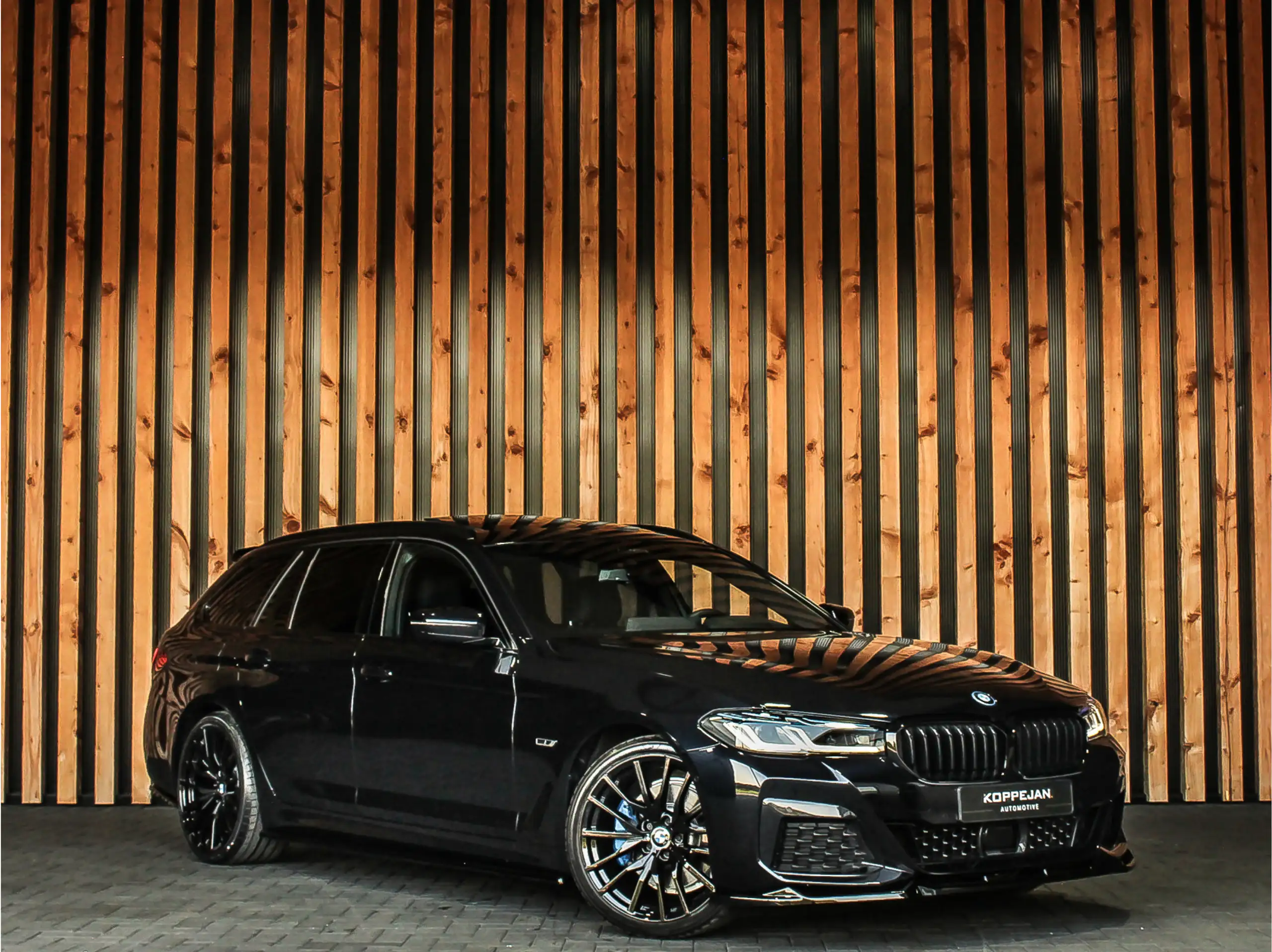 BMW - 530